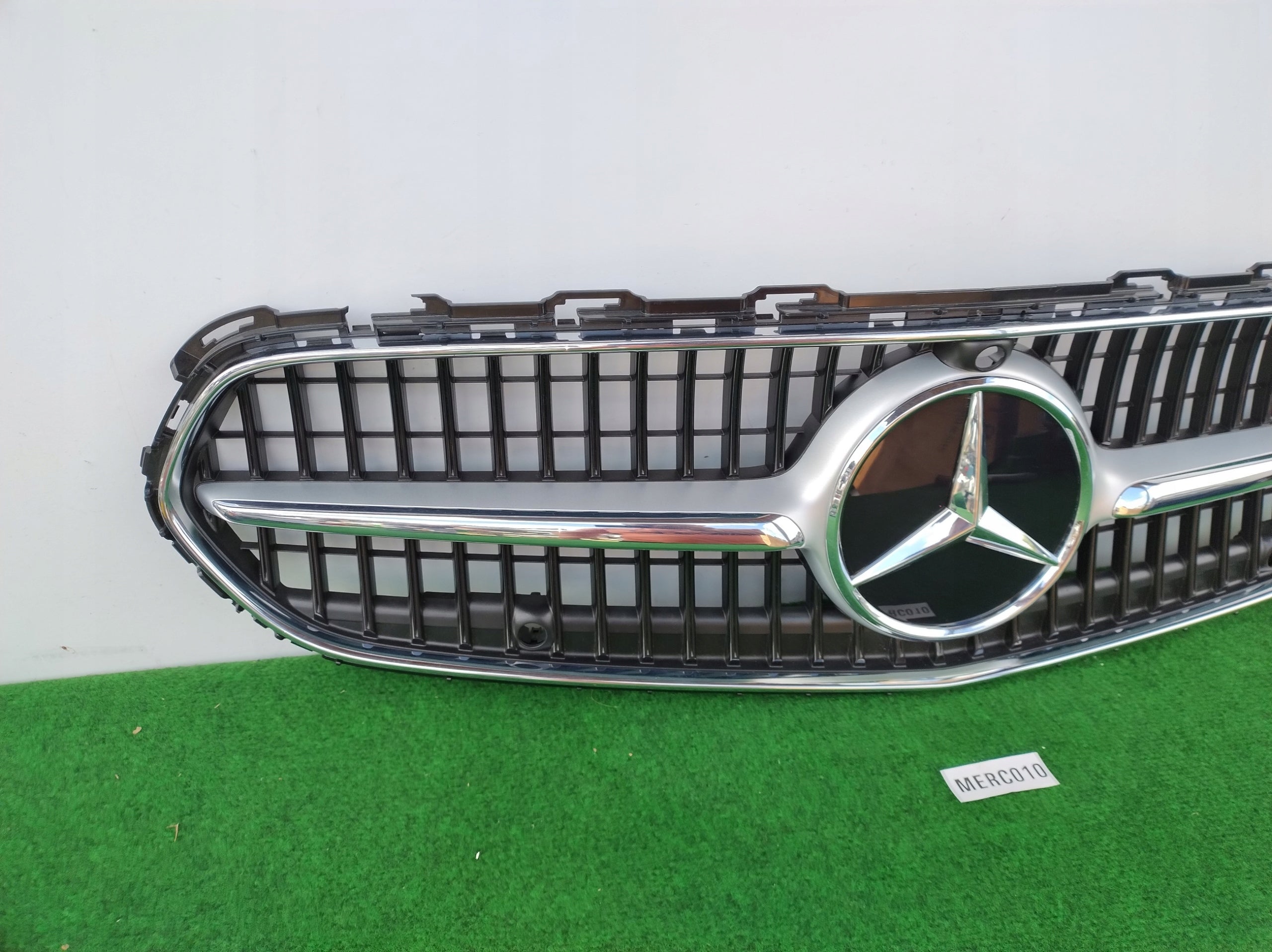 Kühlergrill Mercedes W206 FRONTGRILL A2068883900 Kühlergitter