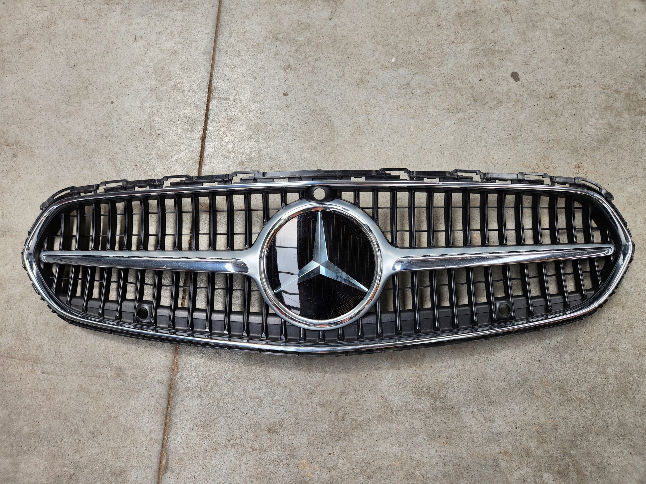 Kühlergrill Mercedes W206 FRONTGRILL A2068883900 Kühlergitter