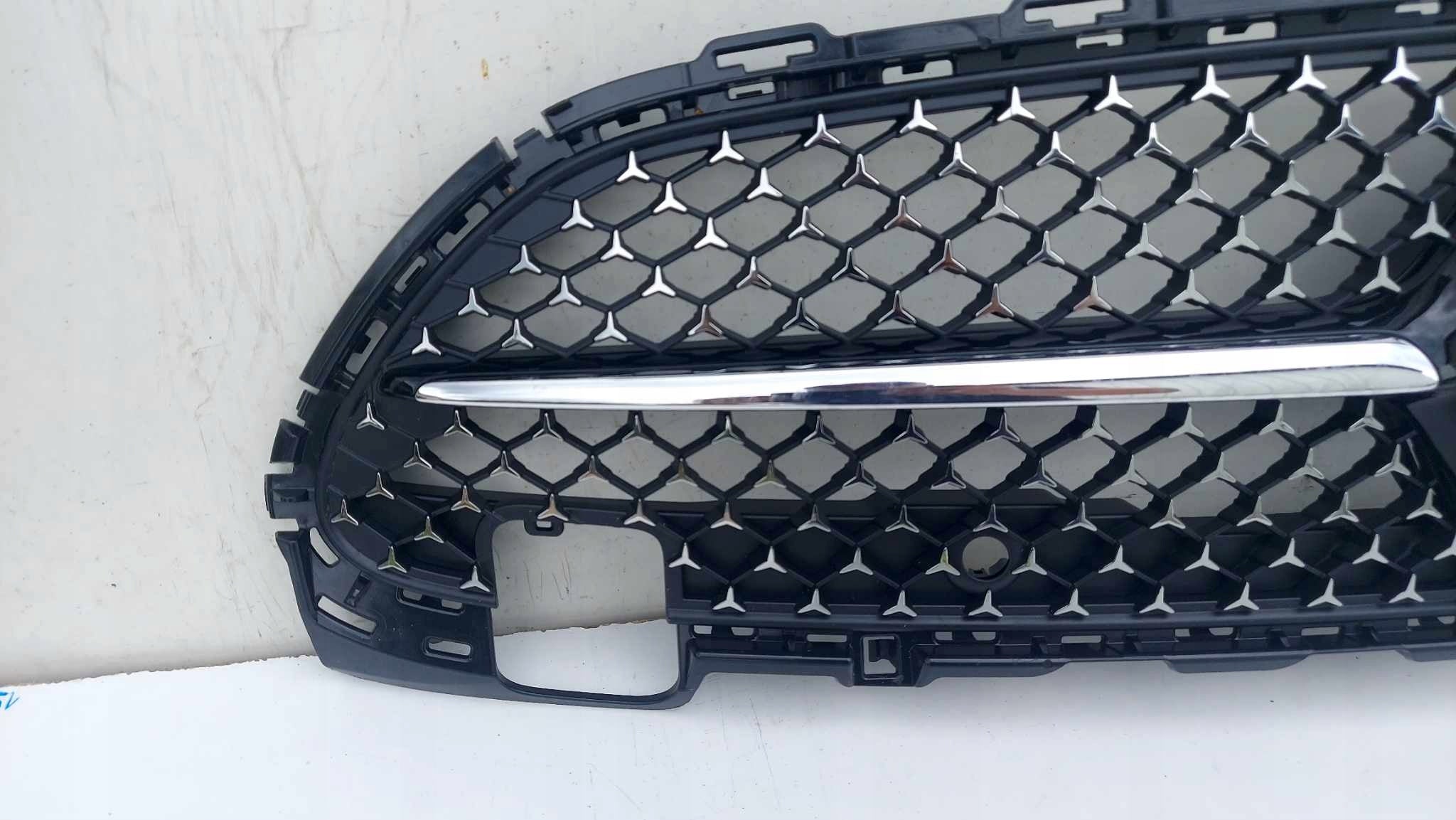 Kühlergrill Mercedes W206 FRONTGRILL A2068882100 Kühlergitter