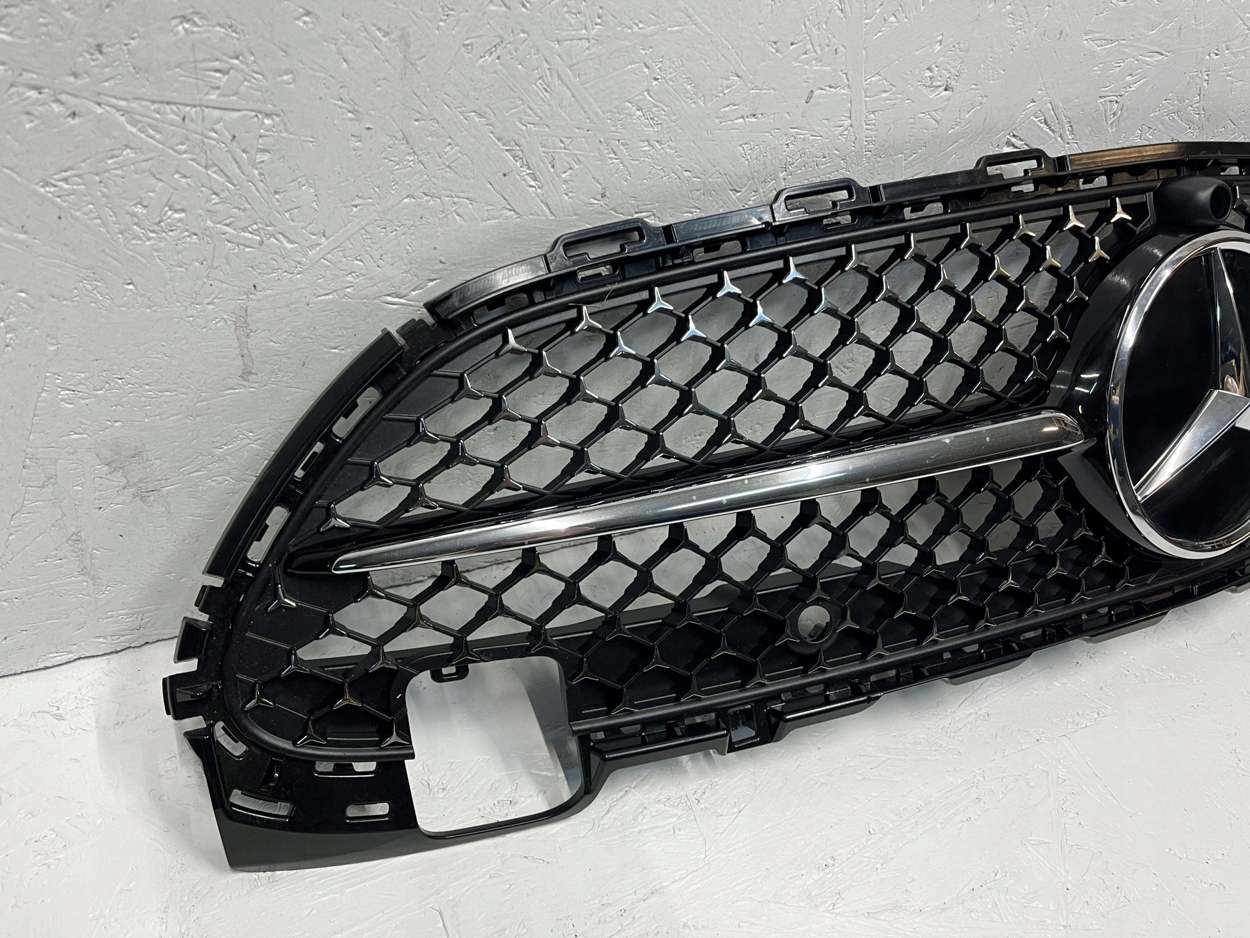 Kühlergrill Mercedes A206 W206 FRONTGRILL A2068882100 Kühlergitter