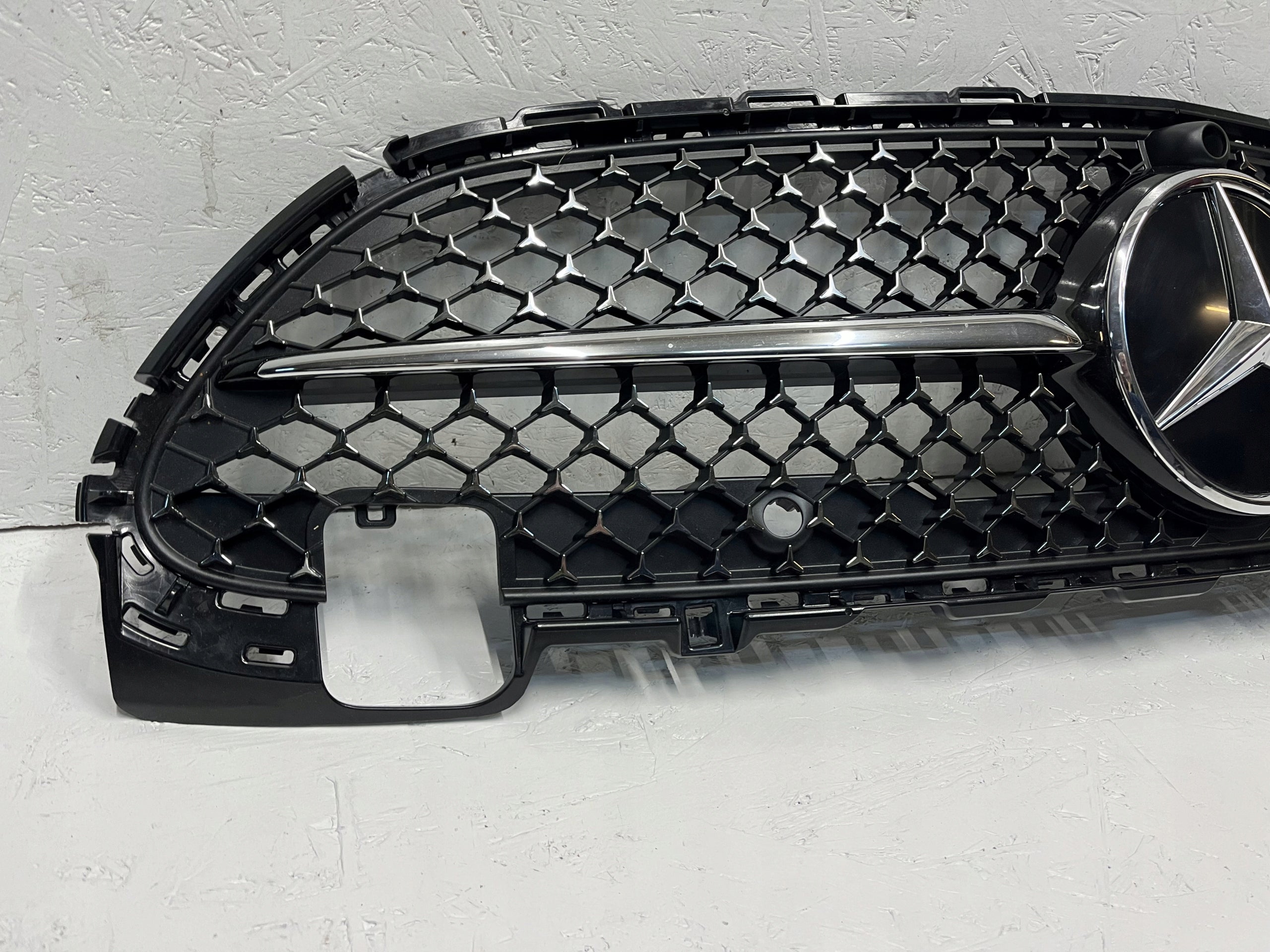 Kühlergrill Mercedes A206 W206 FRONTGRILL A2068882100 Kühlergitter