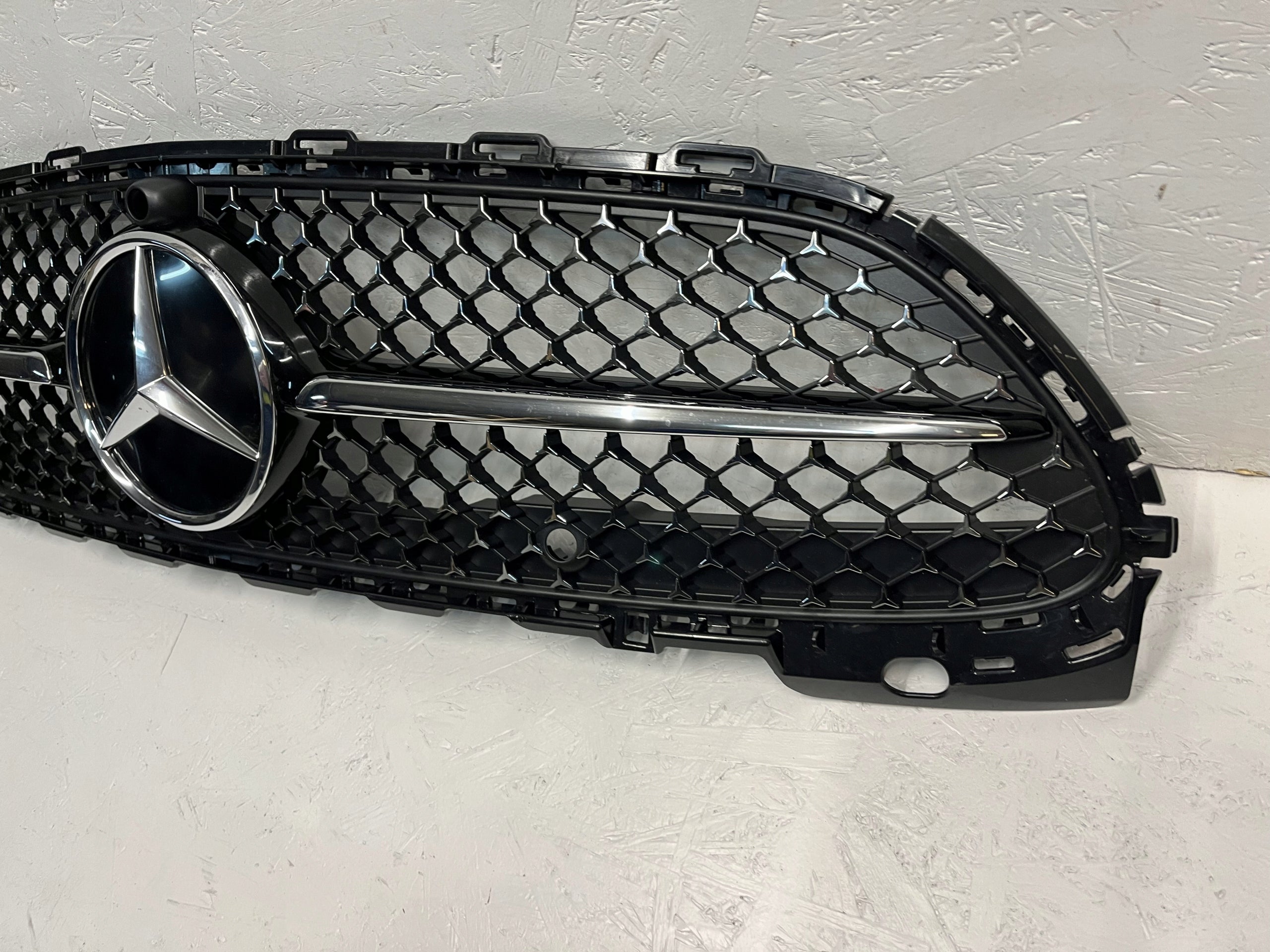 Kühlergrill Mercedes A206 W206 FRONTGRILL A2068882100 Kühlergitter