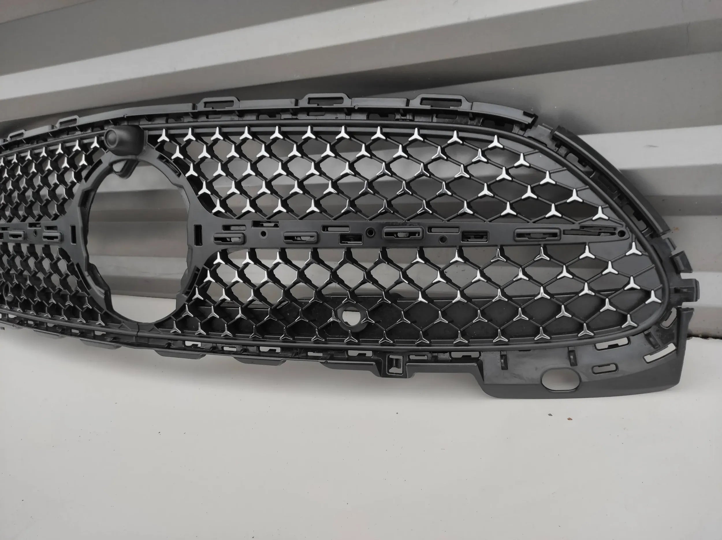 Kühlergrill Mercedes W206 FRONTGRILL A2068852100 Kühlergitter