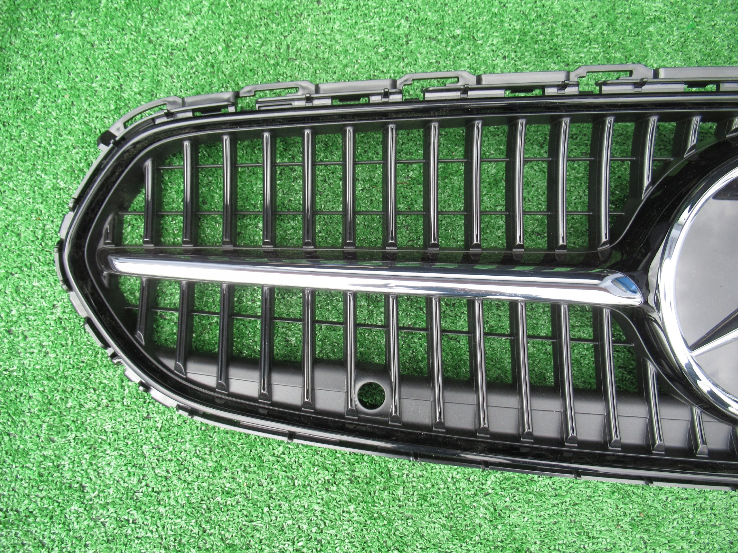 Kühlergrill Mercedes A206 W206 FRONTGRILL A2068883800 Kühlergitter