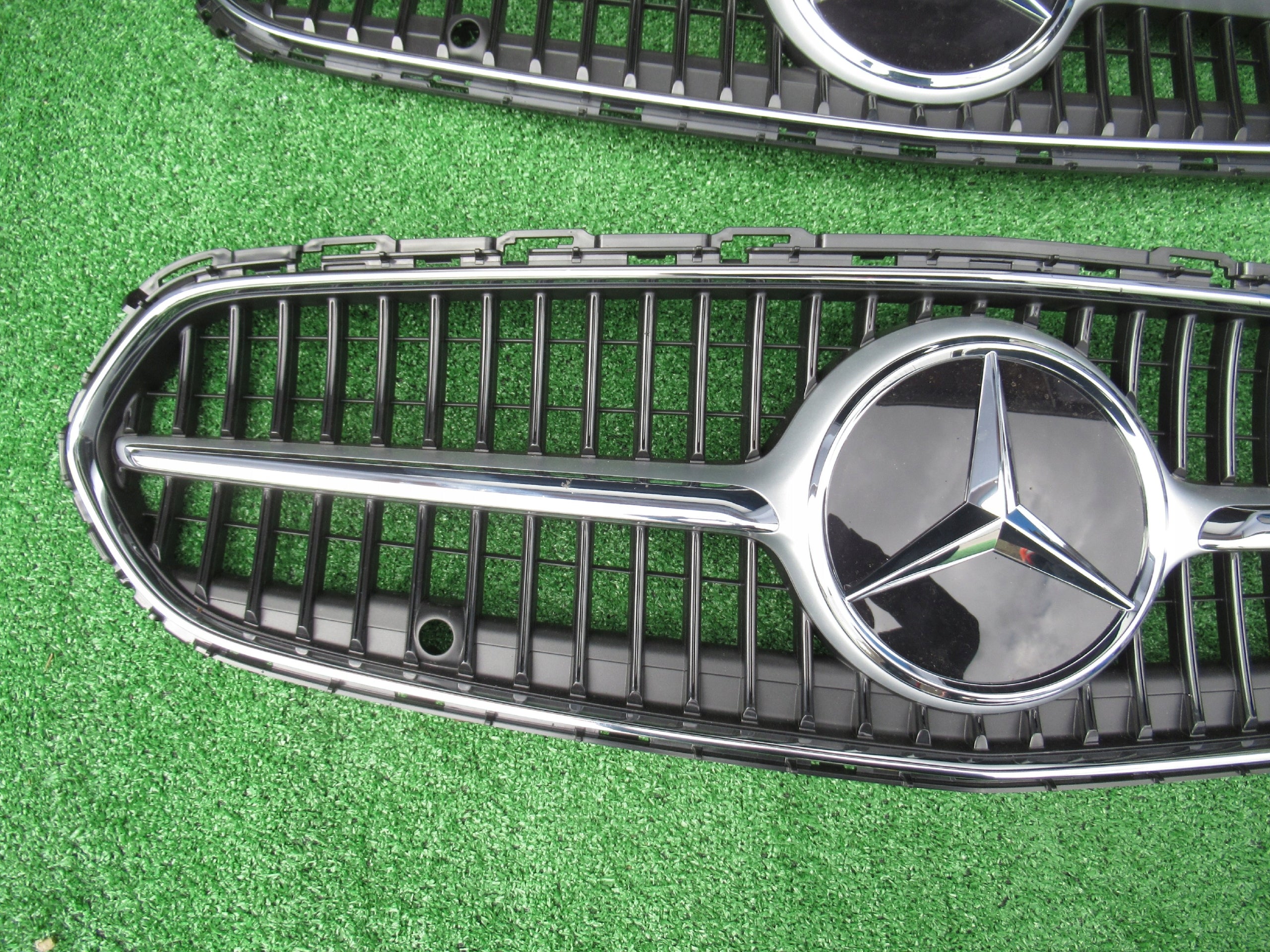 Kühlergrill Mercedes A206 W206 FRONTGRILL A2068883800 Kühlergitter