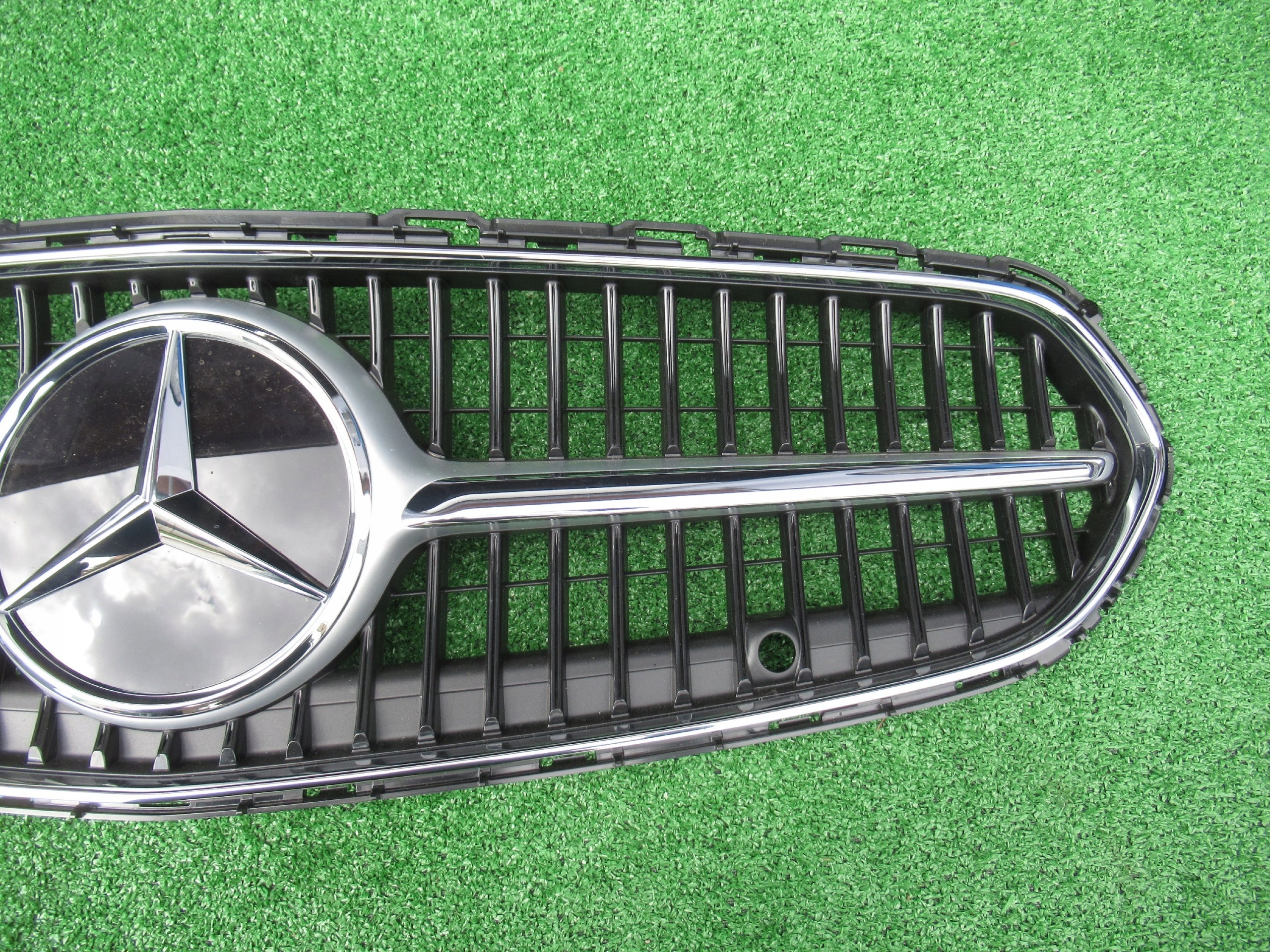 Kühlergrill Mercedes A206 W206 FRONTGRILL A2068883800 Kühlergitter