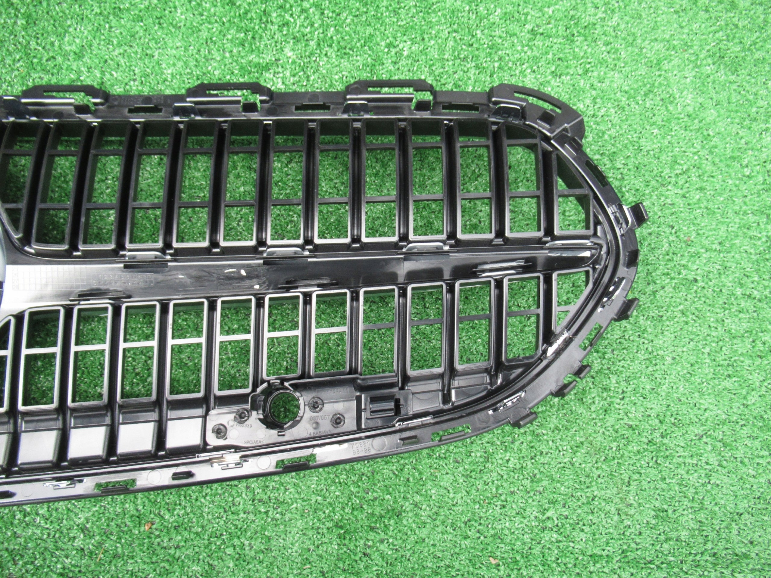 Kühlergrill Mercedes A206 W206 FRONTGRILL A2068883800 Kühlergitter