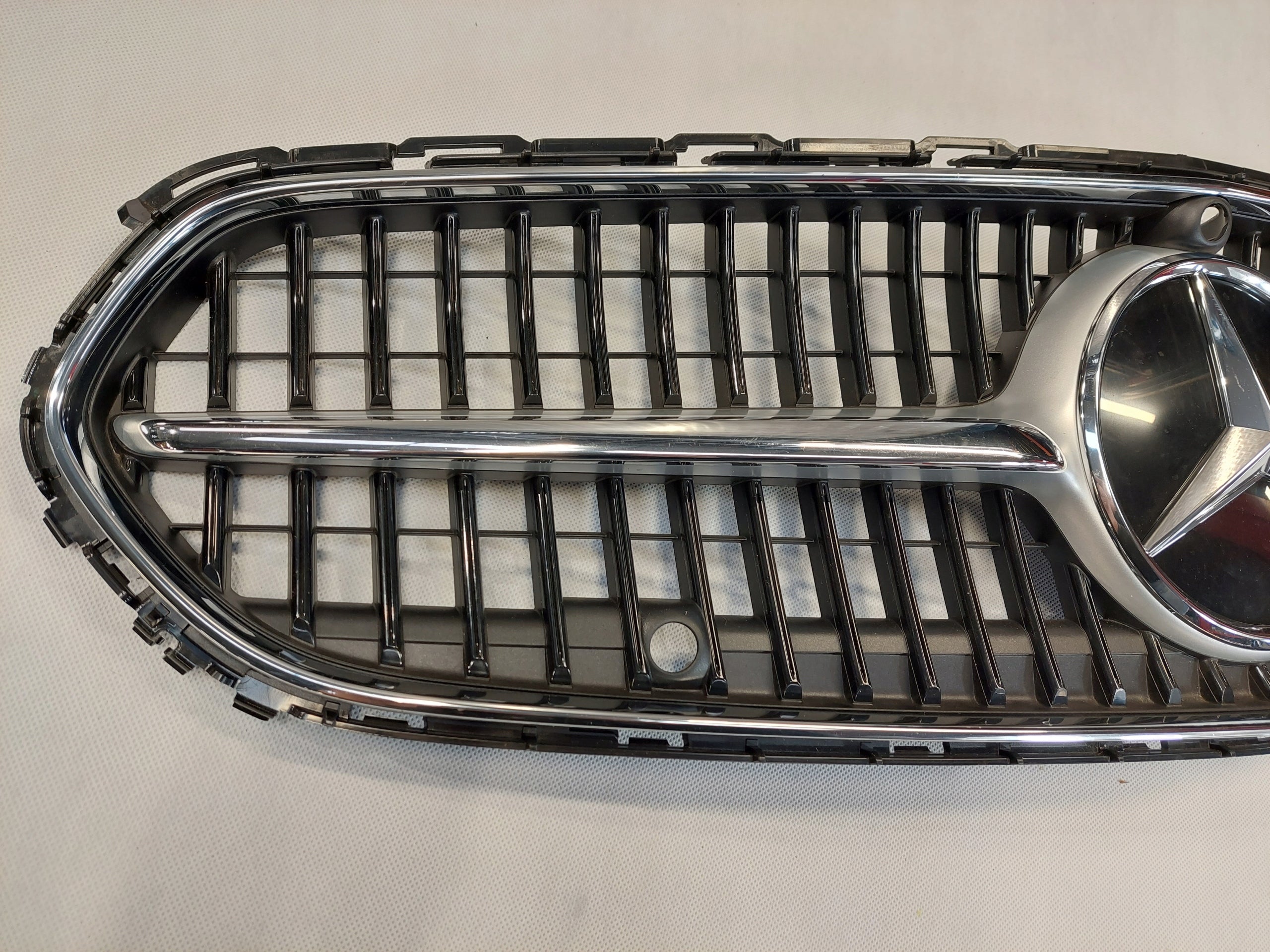 Kühlergrill Mercedes A206 W206 FRONTGRILL A2068883900 Kühlergitter