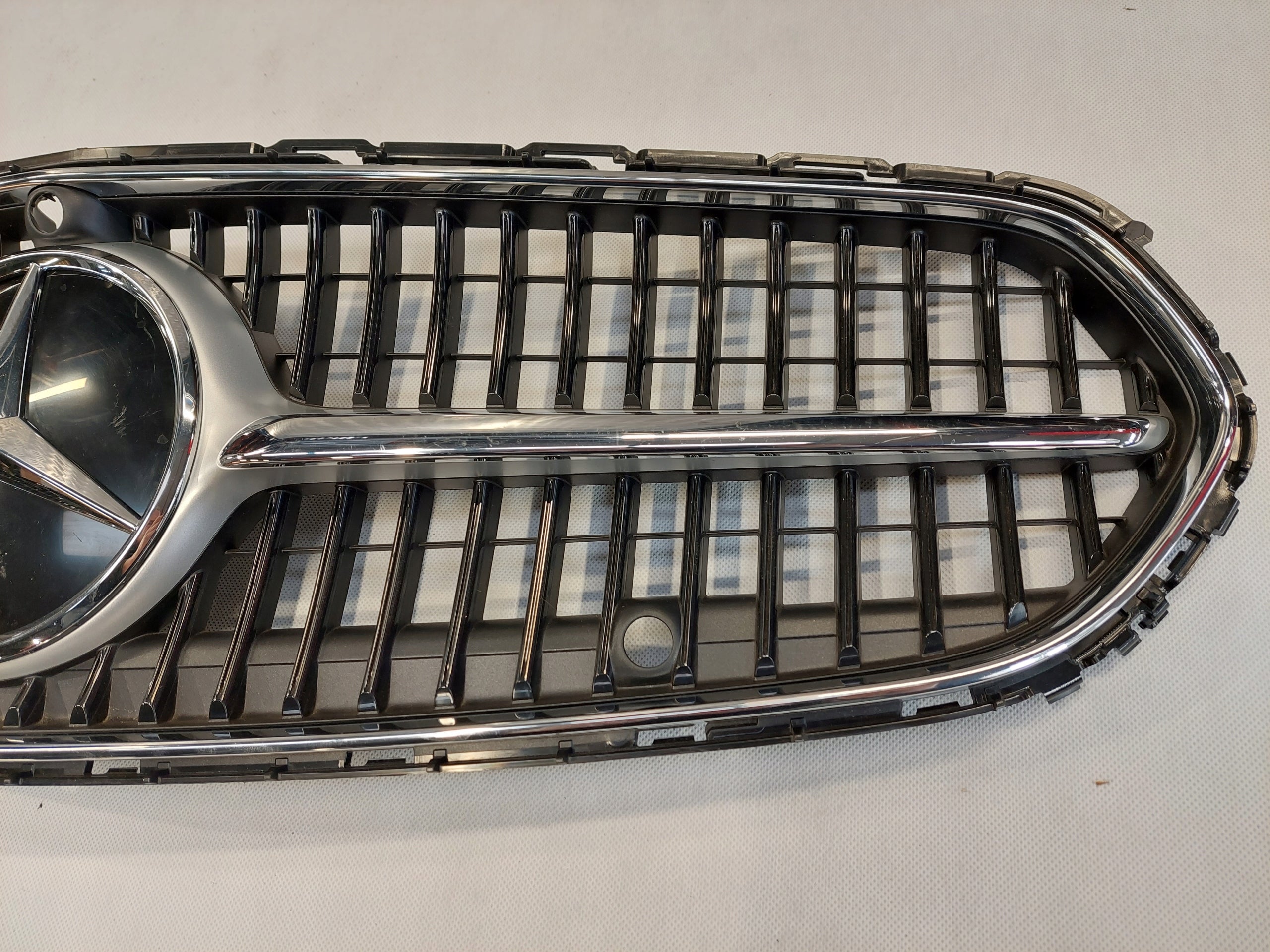 Kühlergrill Mercedes A206 W206 FRONTGRILL A2068883900 Kühlergitter