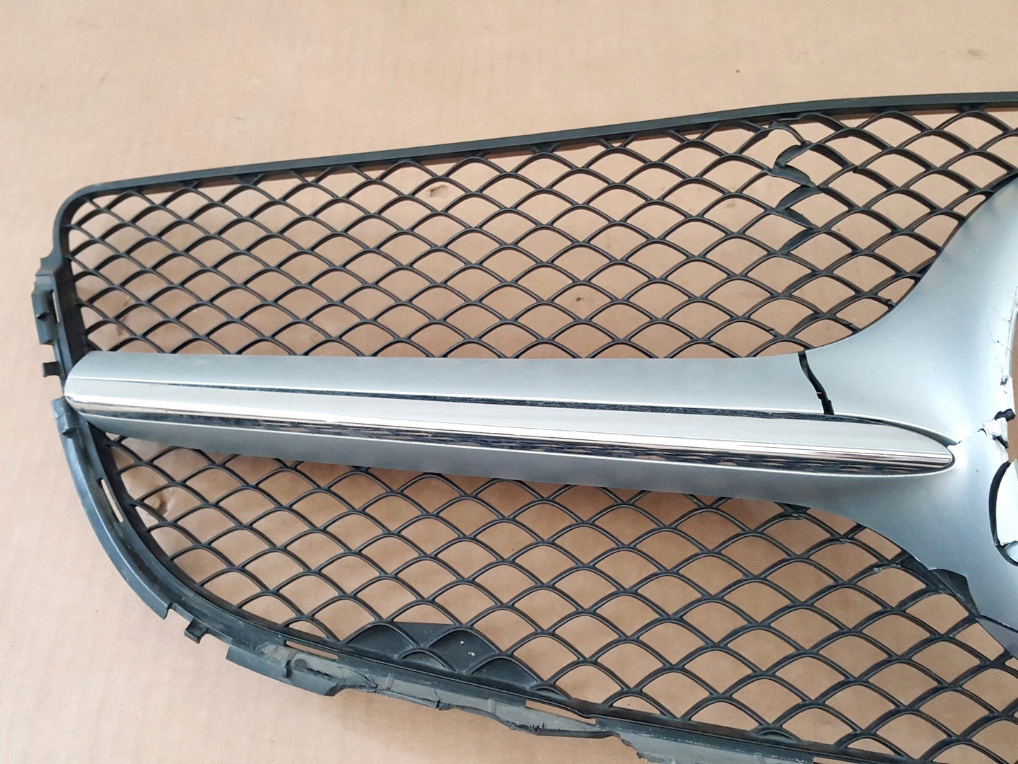 Kühlergrill Mercedes W207 A207 FRONTGRILL A2078803183 Kühlergitter