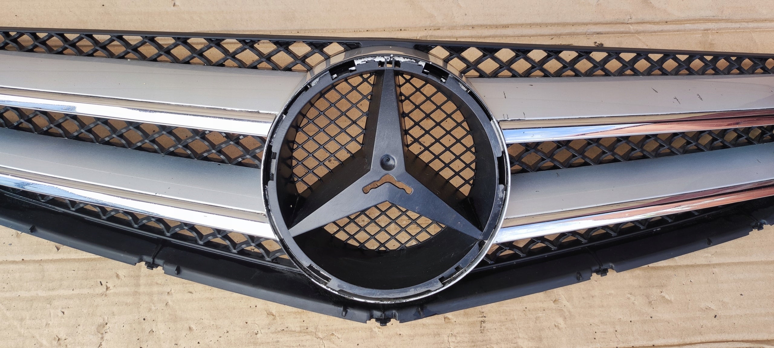 Kühlergrill Mercedes W207 C207 A207 FRONTGRILL A2078880283 Kühlergitter