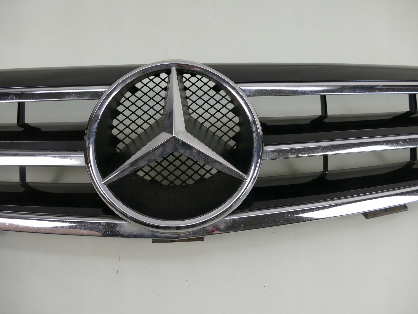 Kühlergrill Mercedes W209 FRONTGRILL A2098800223 Kühlergitter