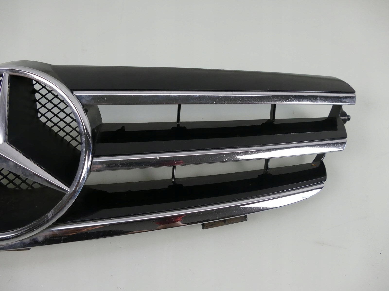 Kühlergrill Mercedes W209 FRONTGRILL A2098800223 Kühlergitter