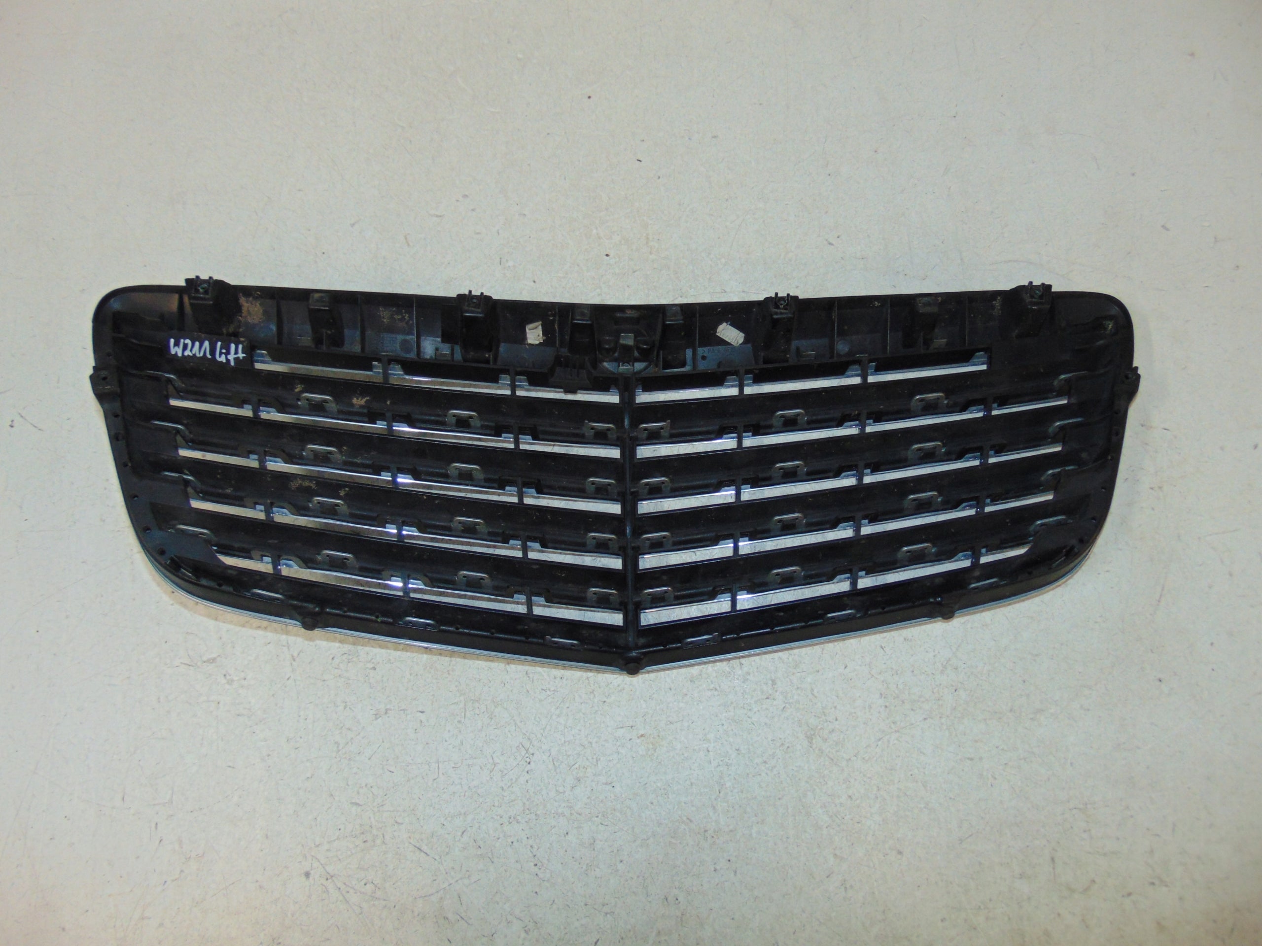 Kühlergrill Mercedes W211 A211 FRONTGRILL A2118801783 Kühlergitter