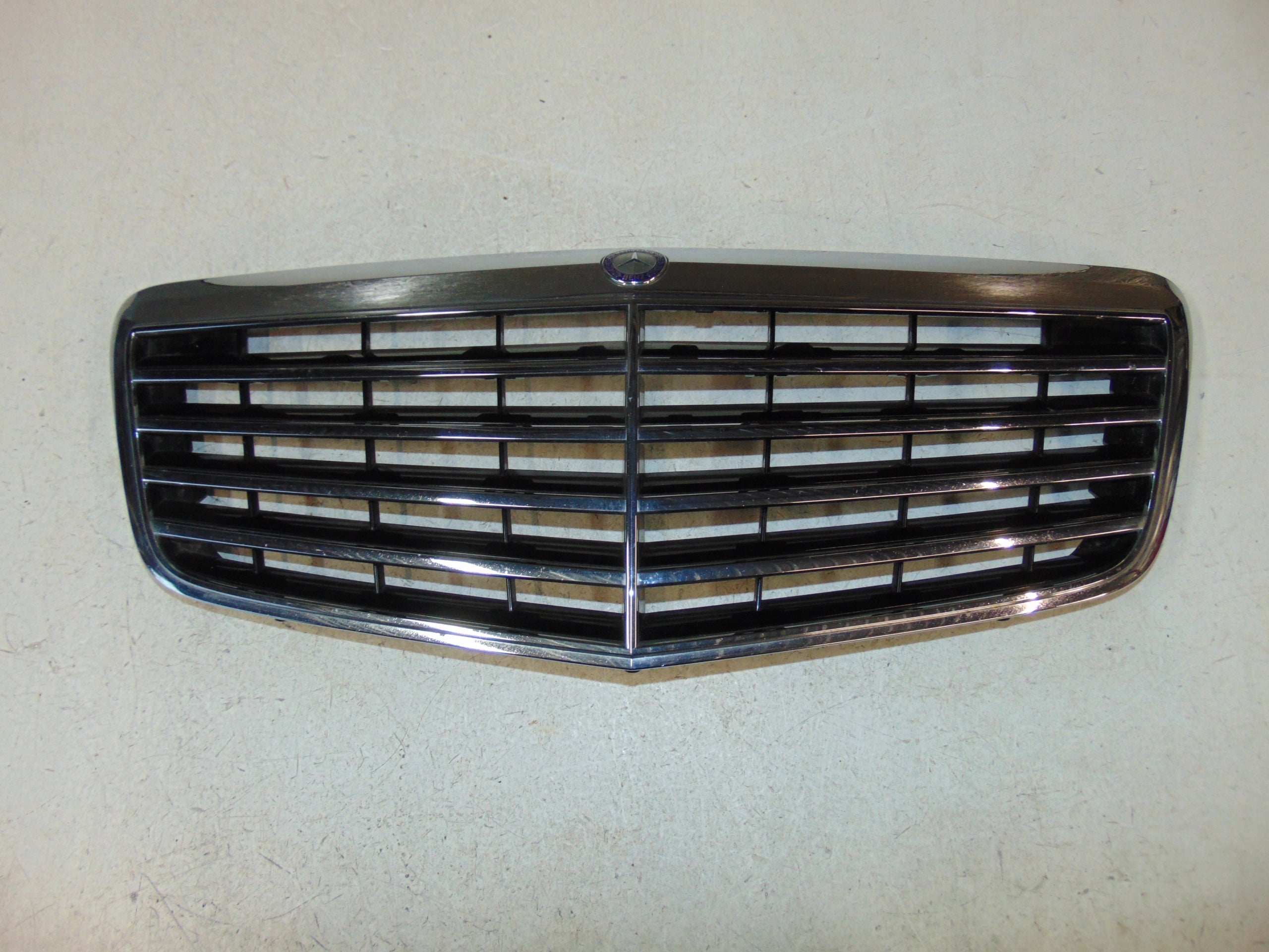 Kühlergrill Mercedes W211 A211 FRONTGRILL A2118801783 Kühlergitter