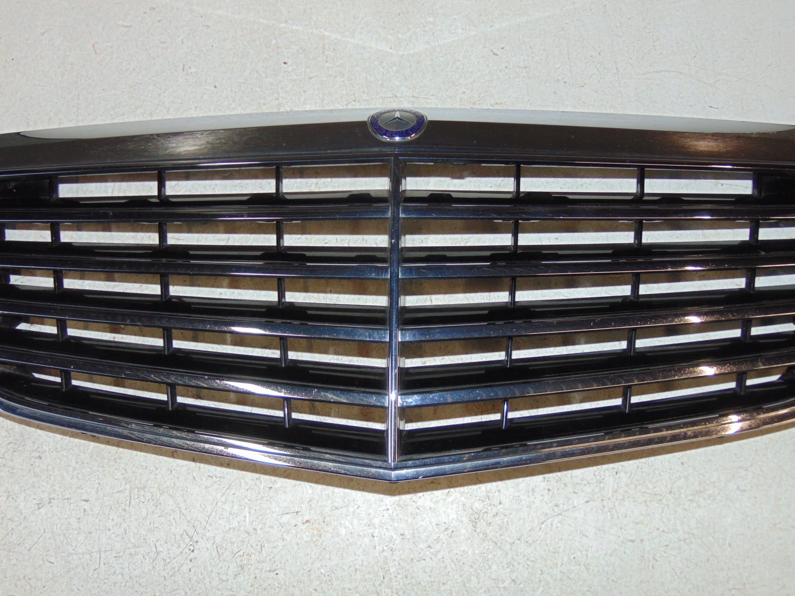 Kühlergrill Mercedes W211 A211 FRONTGRILL A2118801783 Kühlergitter