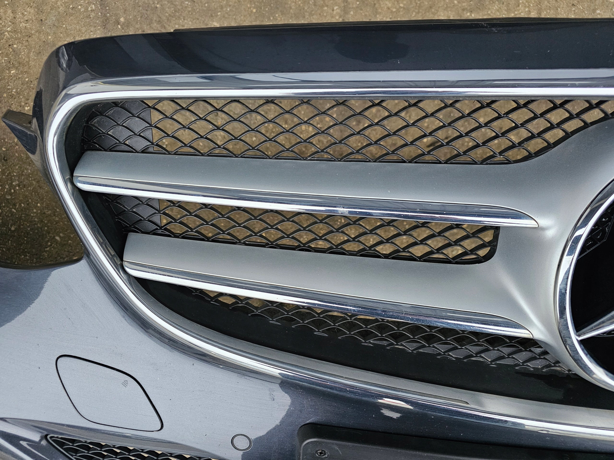 Kühlergrill Mercedes W212 FRONTGRILL A2128850822 Kühlergitter