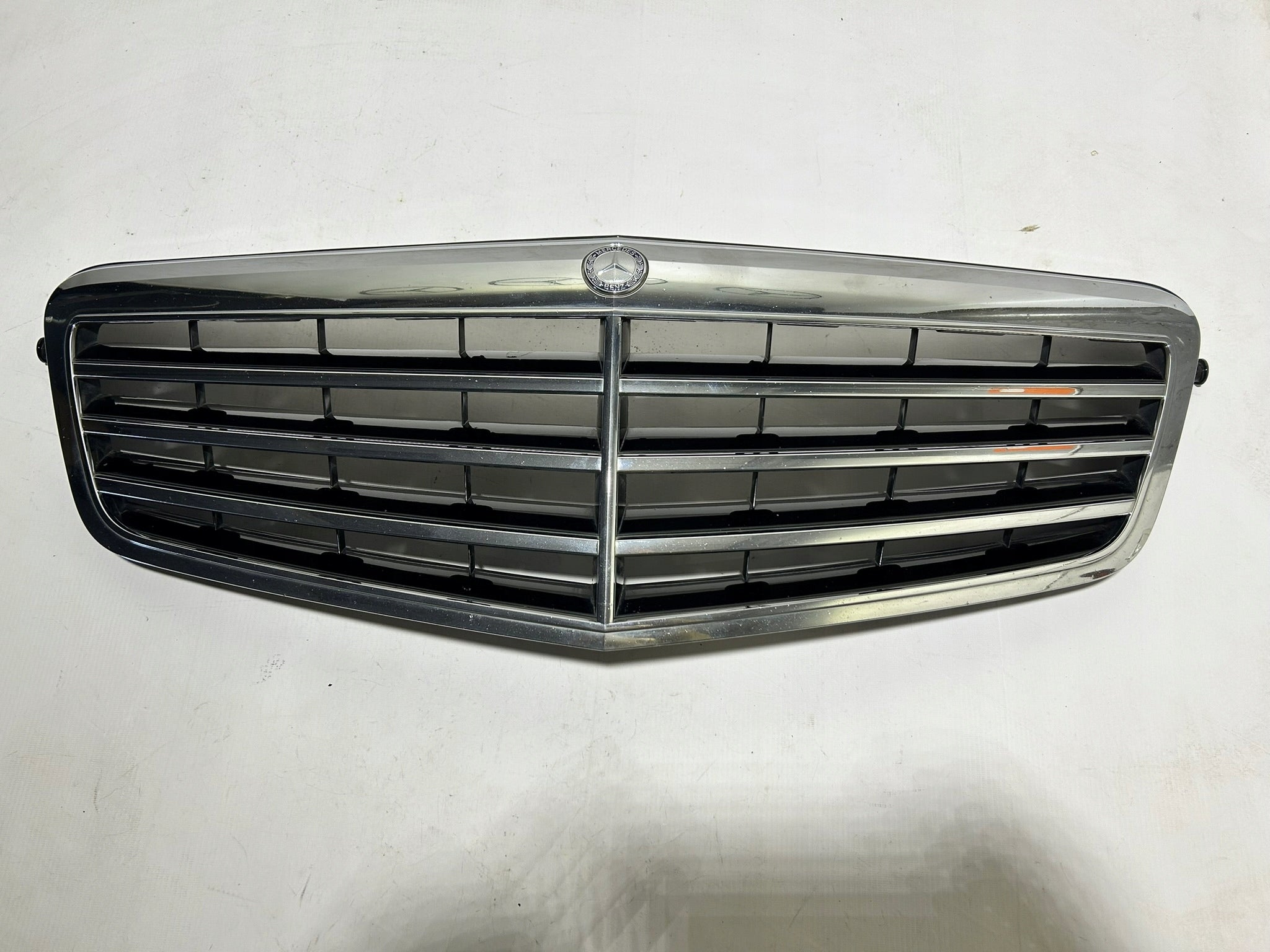 Kühlergrill Mercedes A212 E 212 FRONTGRILL A2128800583 Kühlergitter