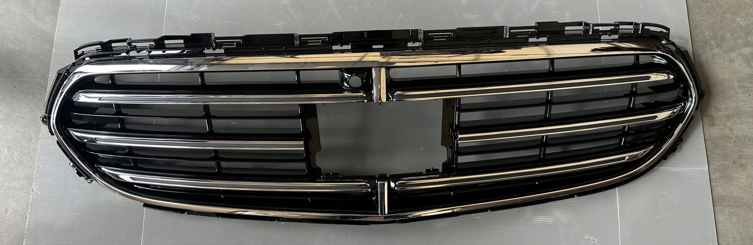 Kühlergrill Mercedes W213 FRONTGRILL A2138800404 Kühlergitter