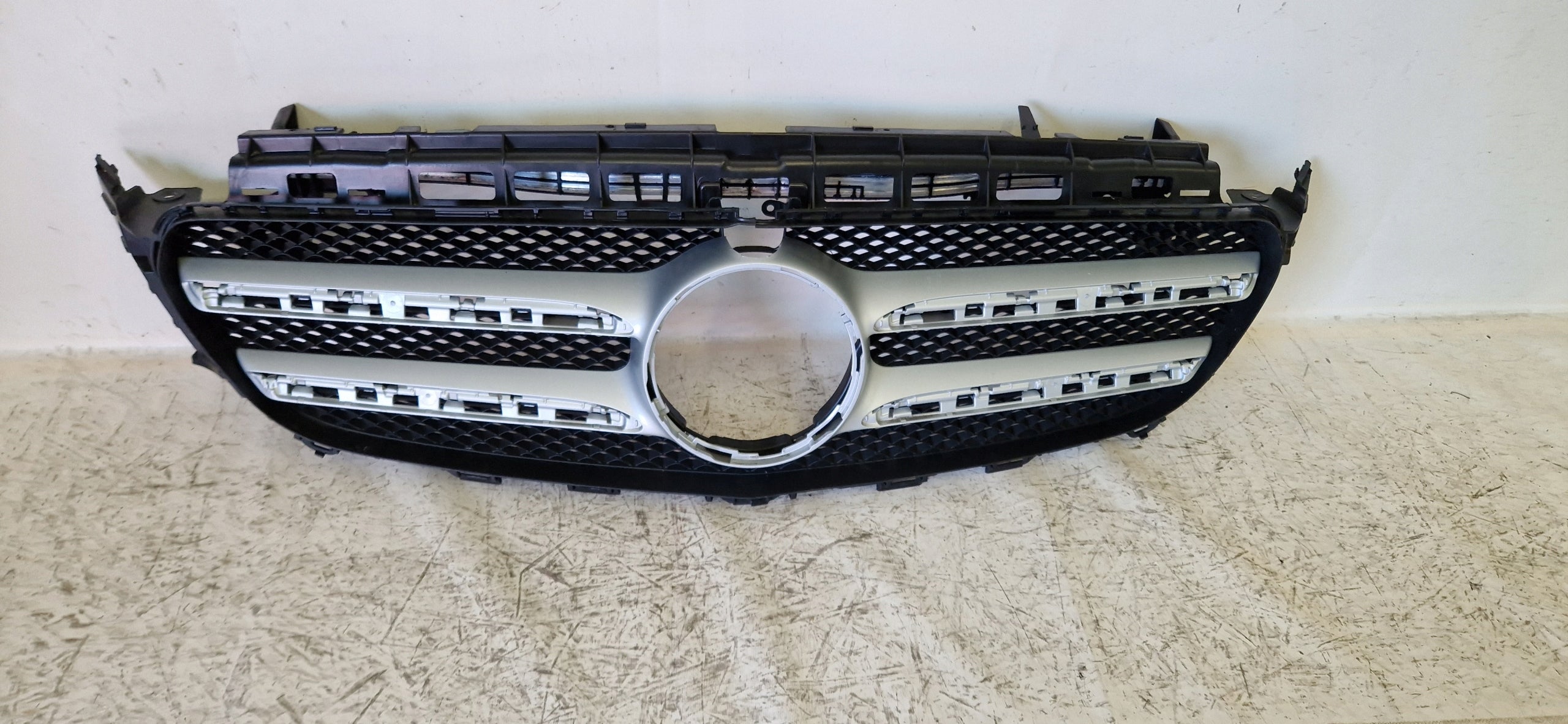 Kühlergrill Mercedes A213 W213 FRONTGRILL A213880223 Kühlergitter