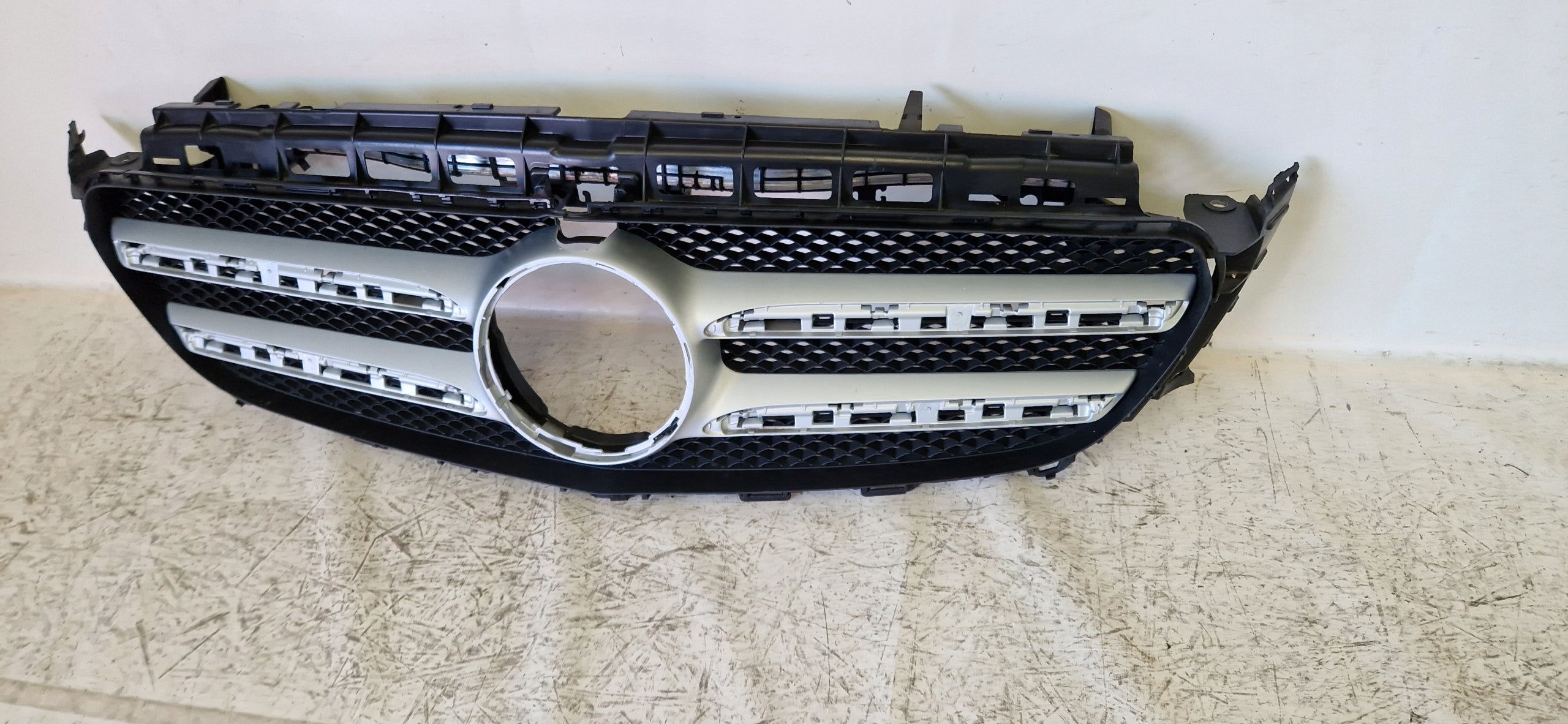 Kühlergrill Mercedes A213 W213 FRONTGRILL A213880223 Kühlergitter