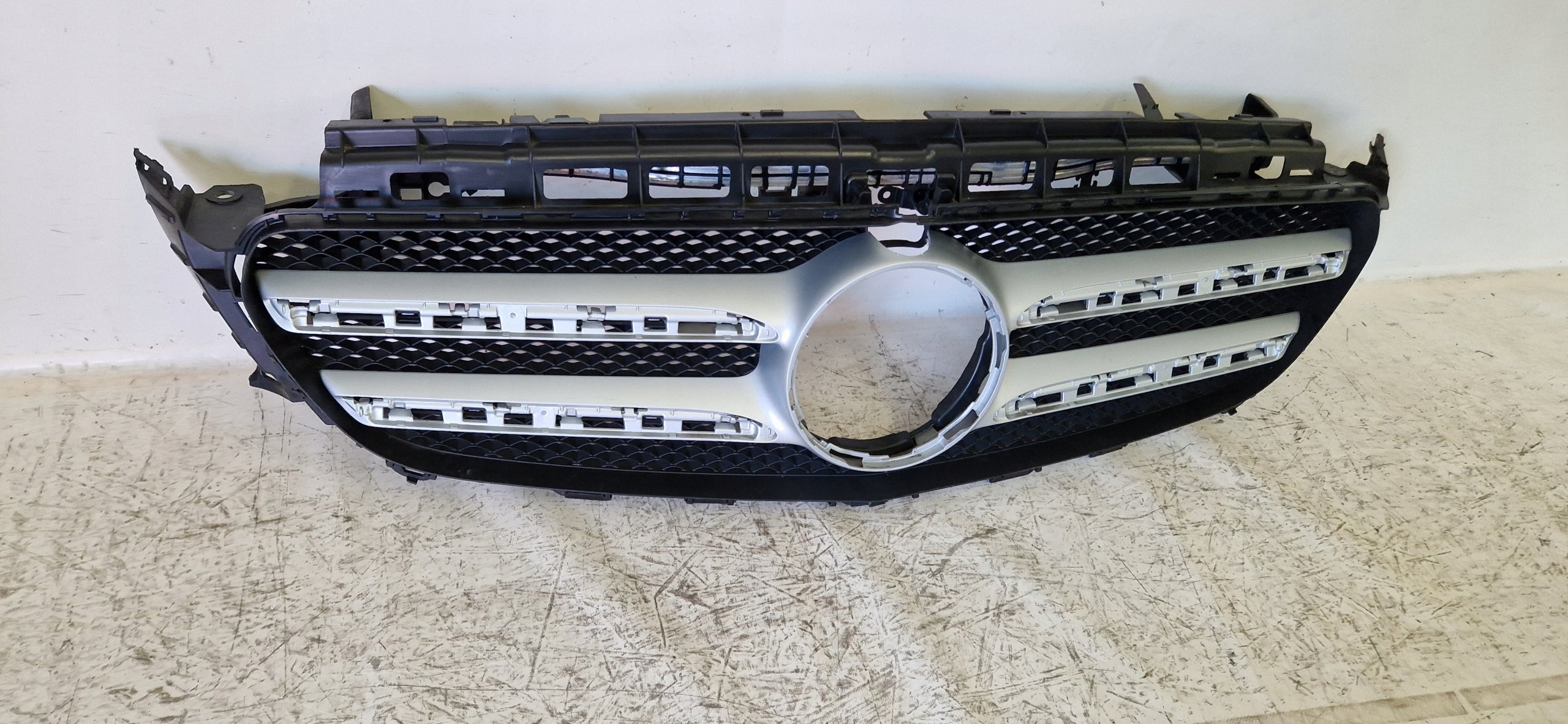 Kühlergrill Mercedes A213 W213 FRONTGRILL A213880223 Kühlergitter