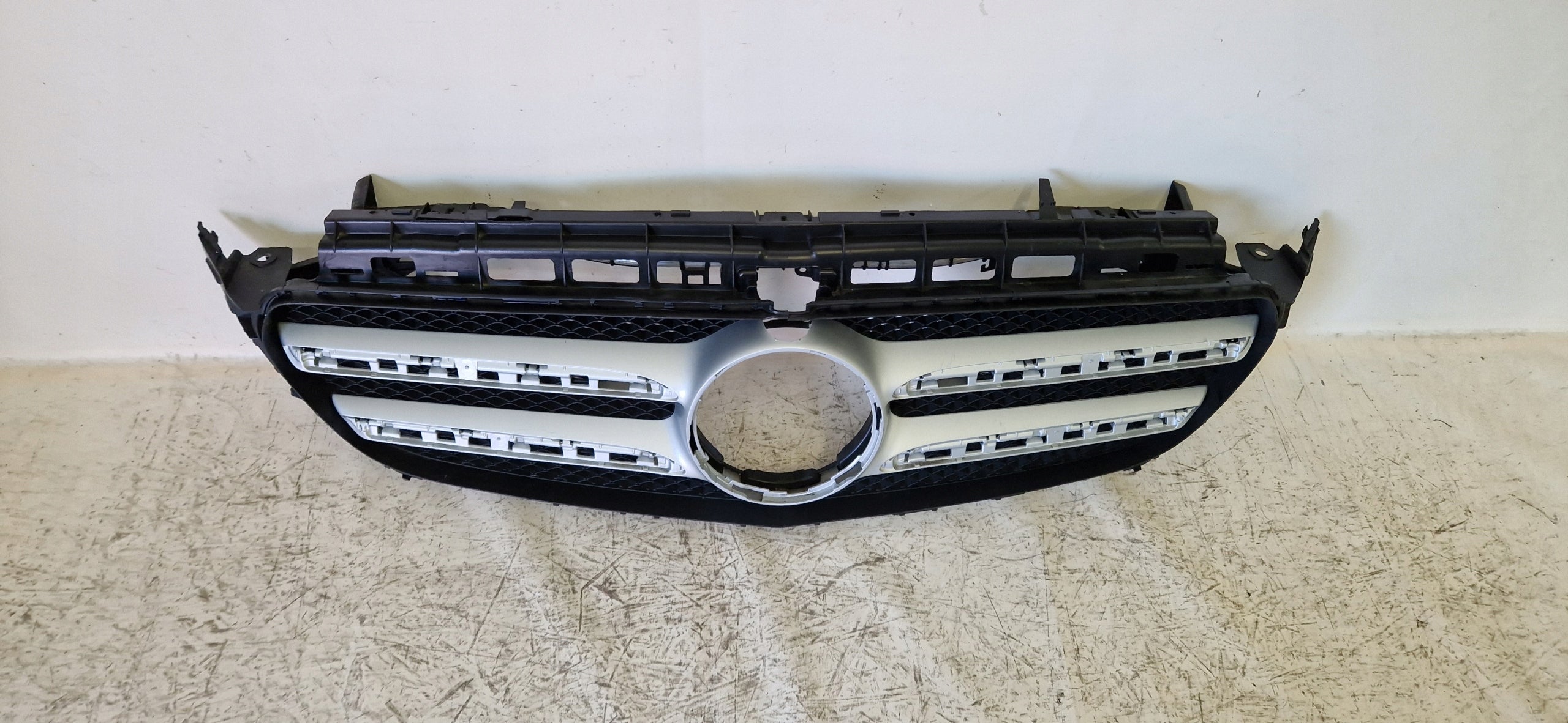 Kühlergrill Mercedes A213 W213 FRONTGRILL A213880223 Kühlergitter