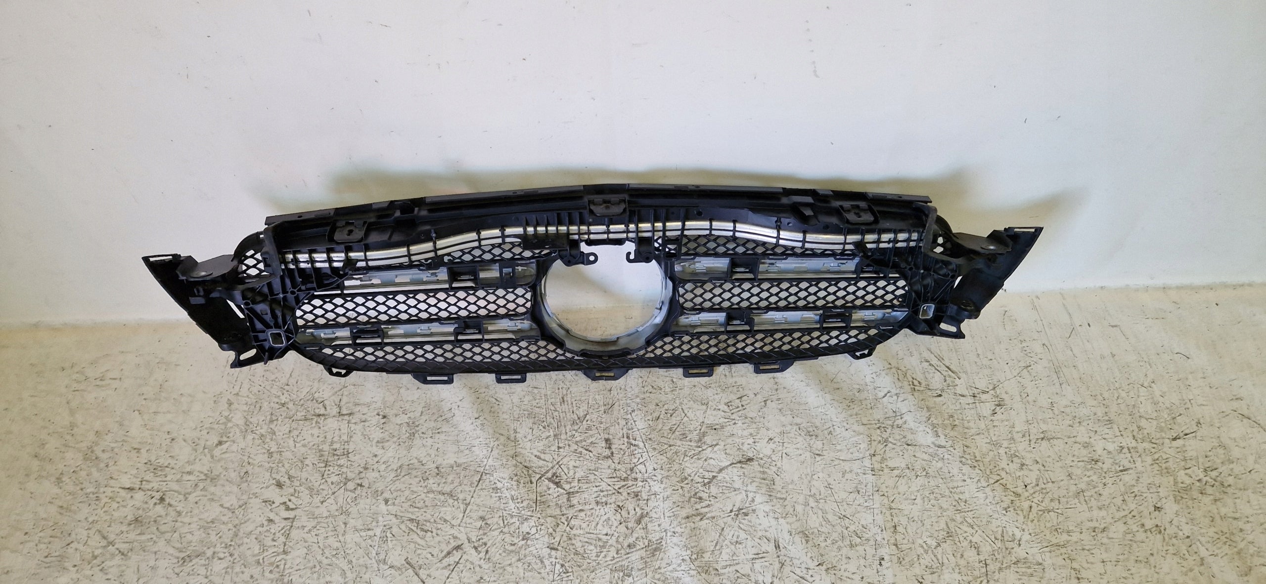 Kühlergrill Mercedes A213 W213 FRONTGRILL A213880223 Kühlergitter