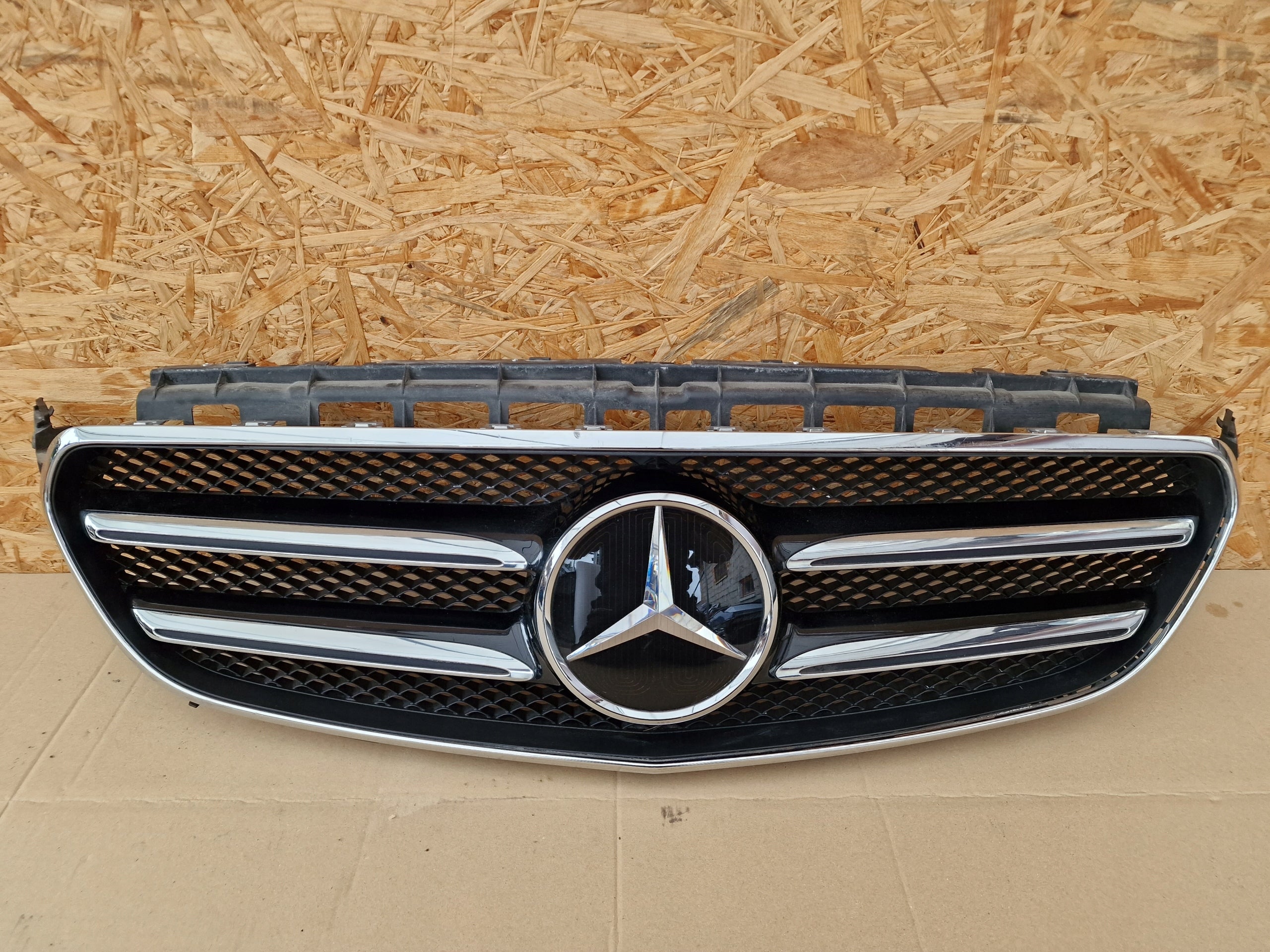  Kühlergrill Mercedes A213 W213 FRONTGRILL A2138880123 Kühlergitter product image