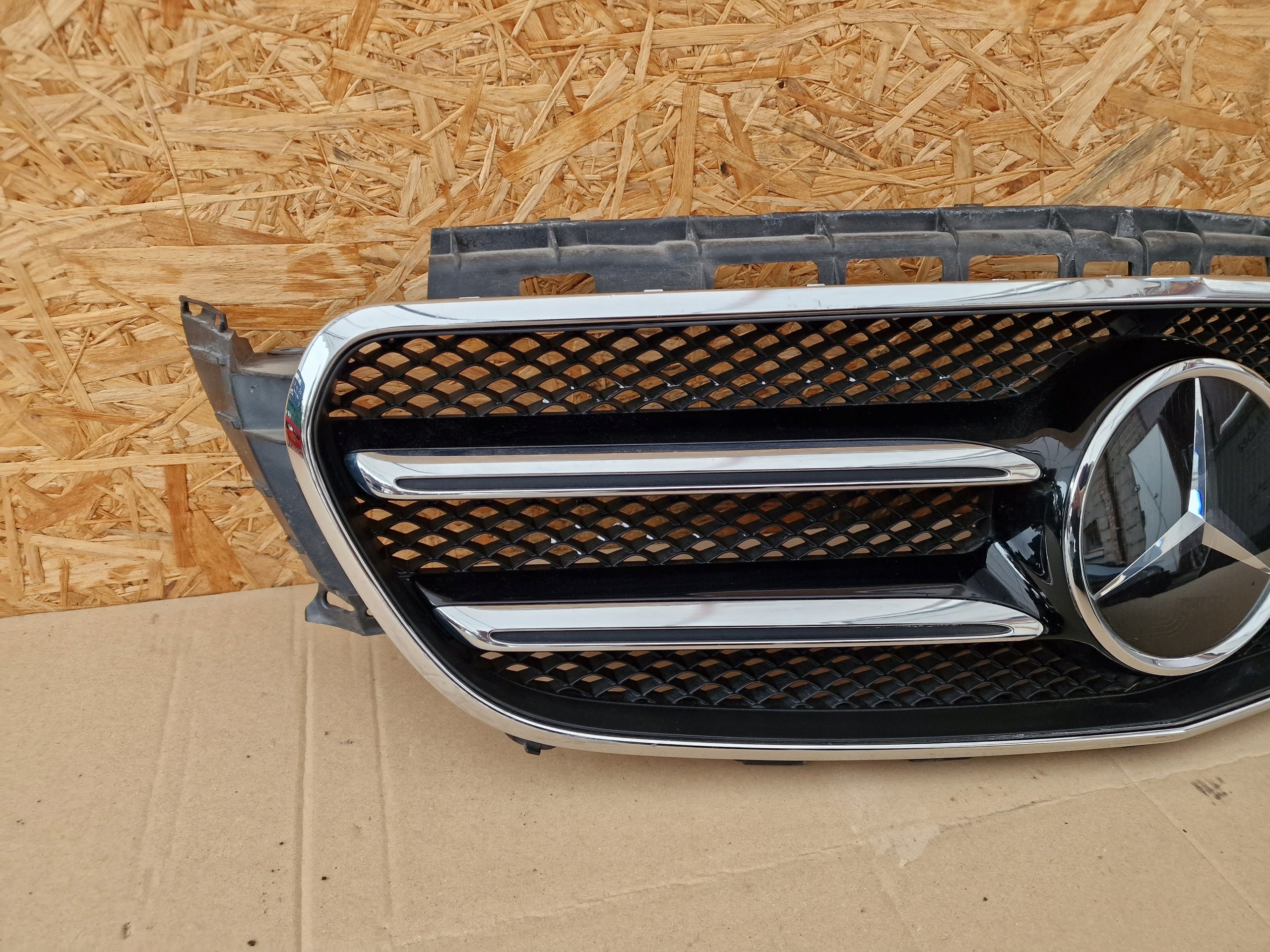 Kühlergrill Mercedes A213 W213 FRONTGRILL A2138880123 Kühlergitter