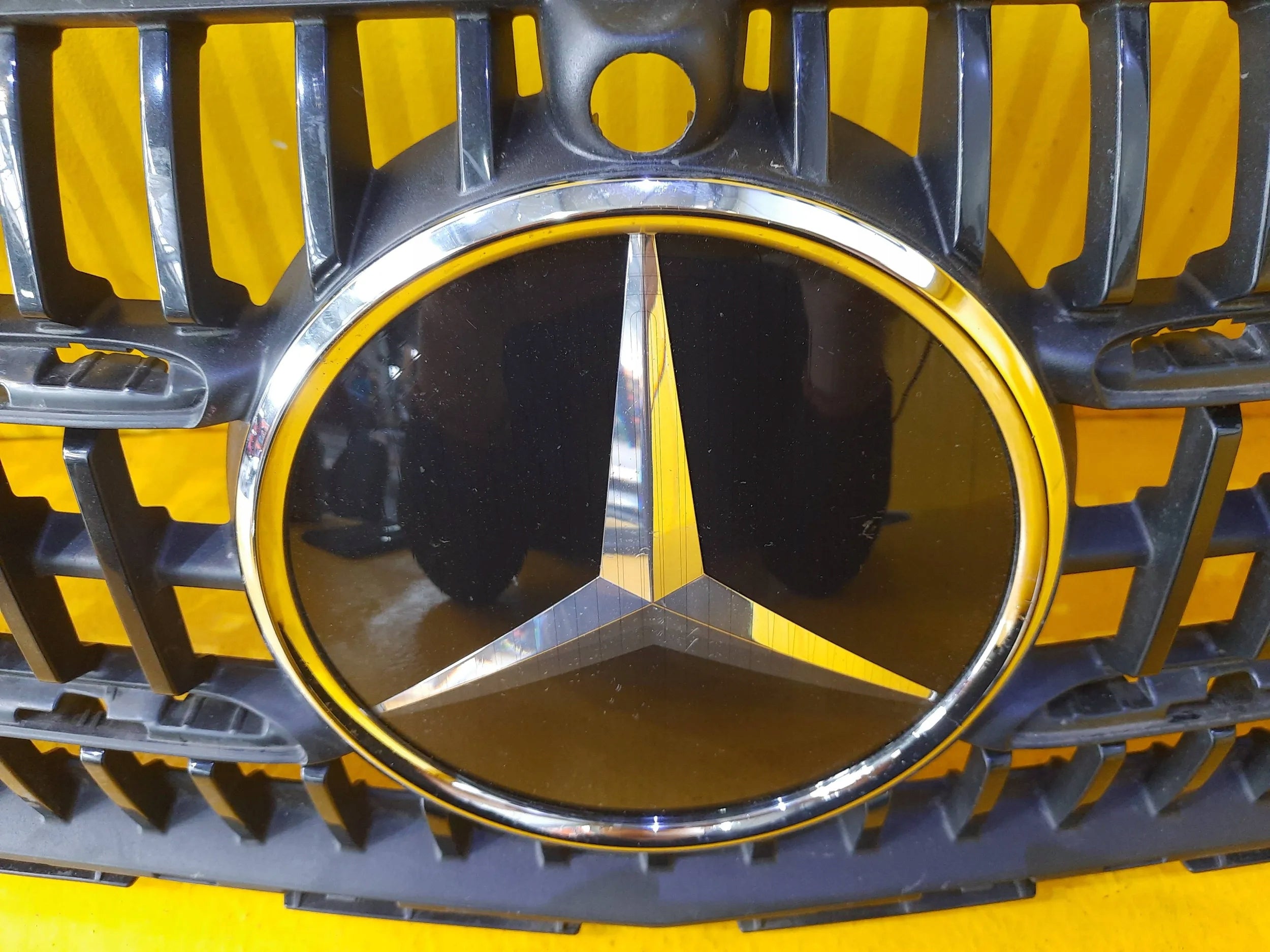 Kühlergrill Mercedes A213 W213 FRONTGRILL A2138883900 Kühlergitter