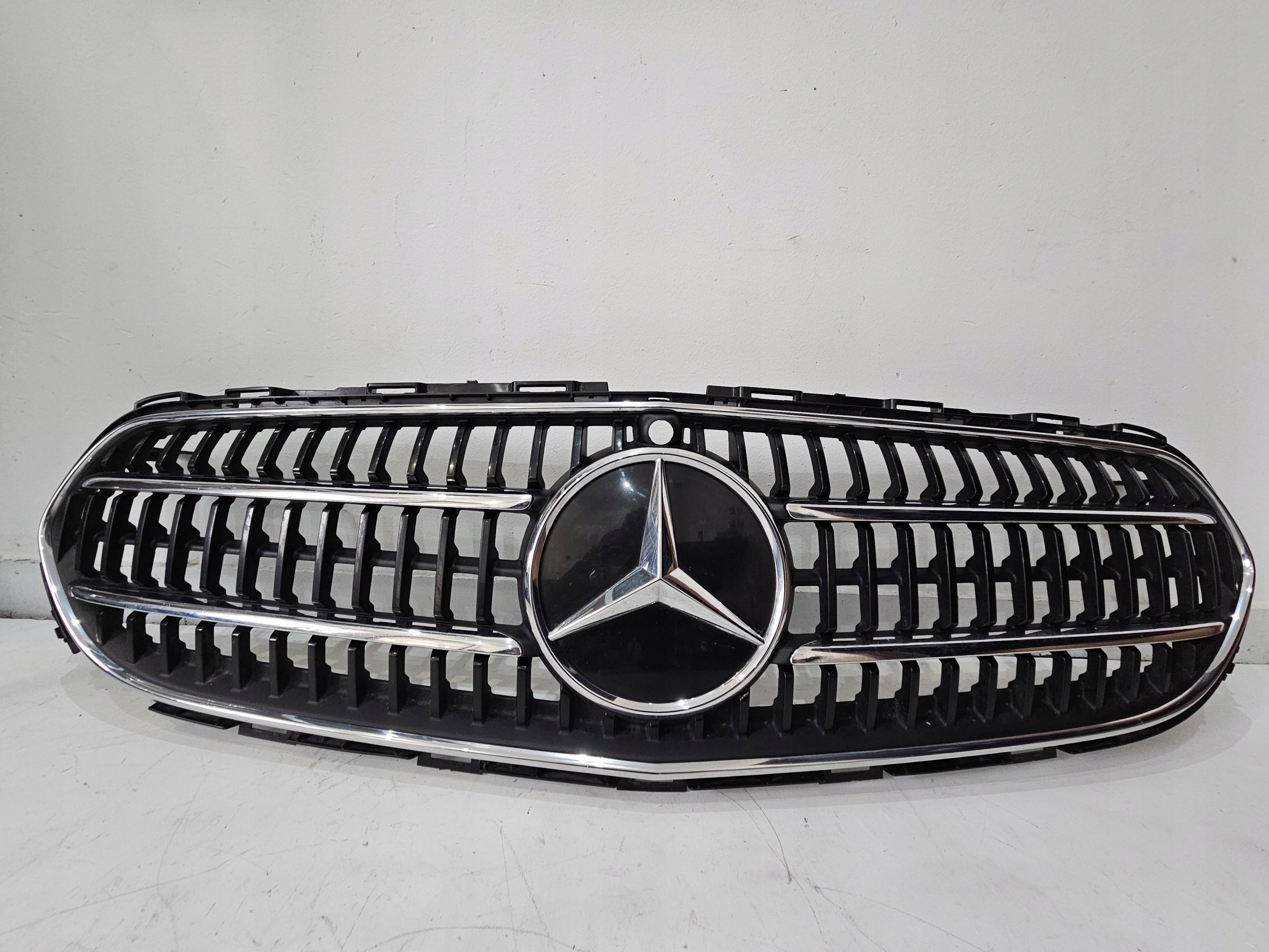 Kühlergrill Mercedes A213 W213 FRONTGRILL A2138883900 Kühlergitter