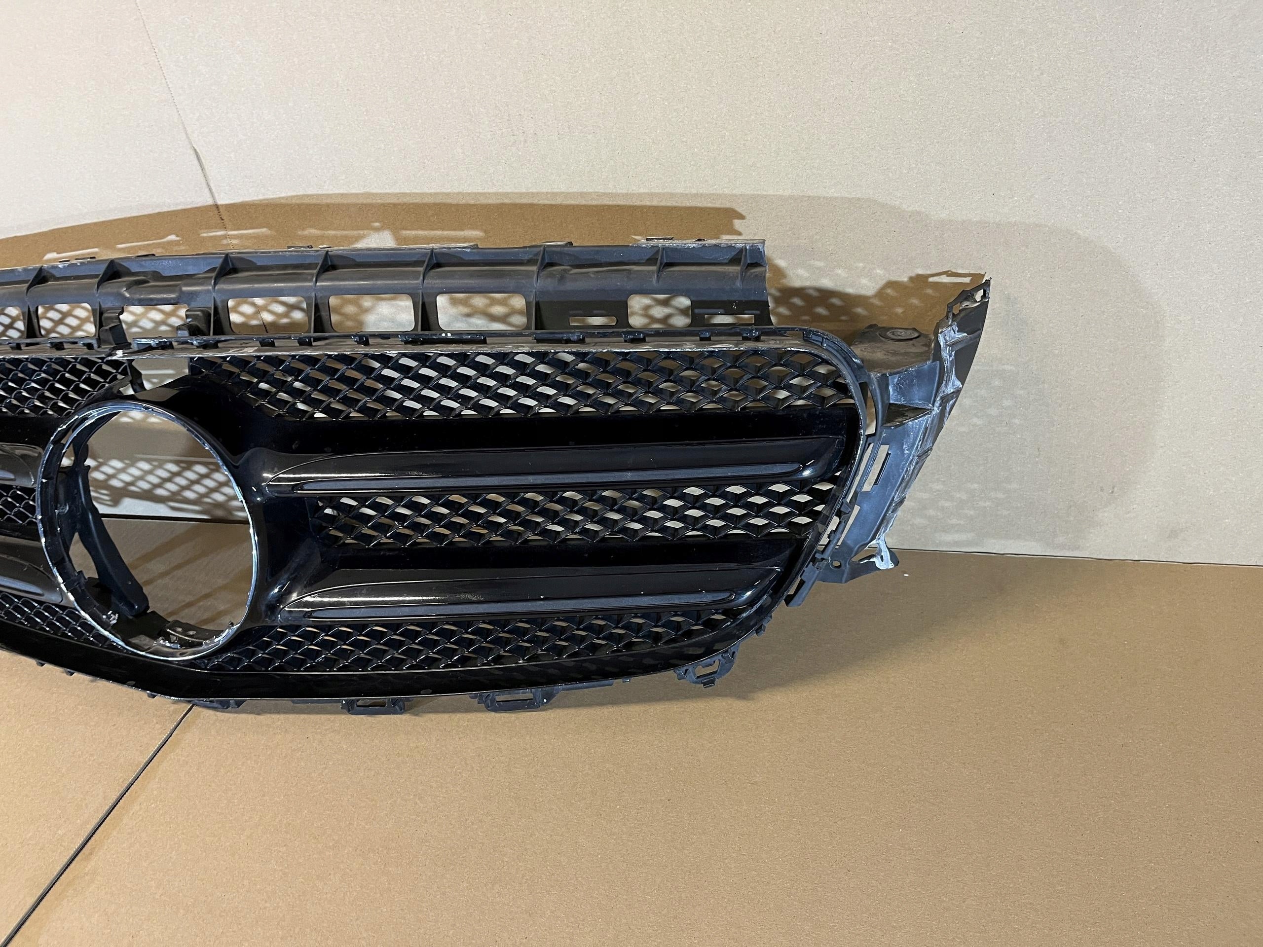 Kühlergrill Mercedes A213 W213 FRONTGRILL A2138880223 Kühlergitter