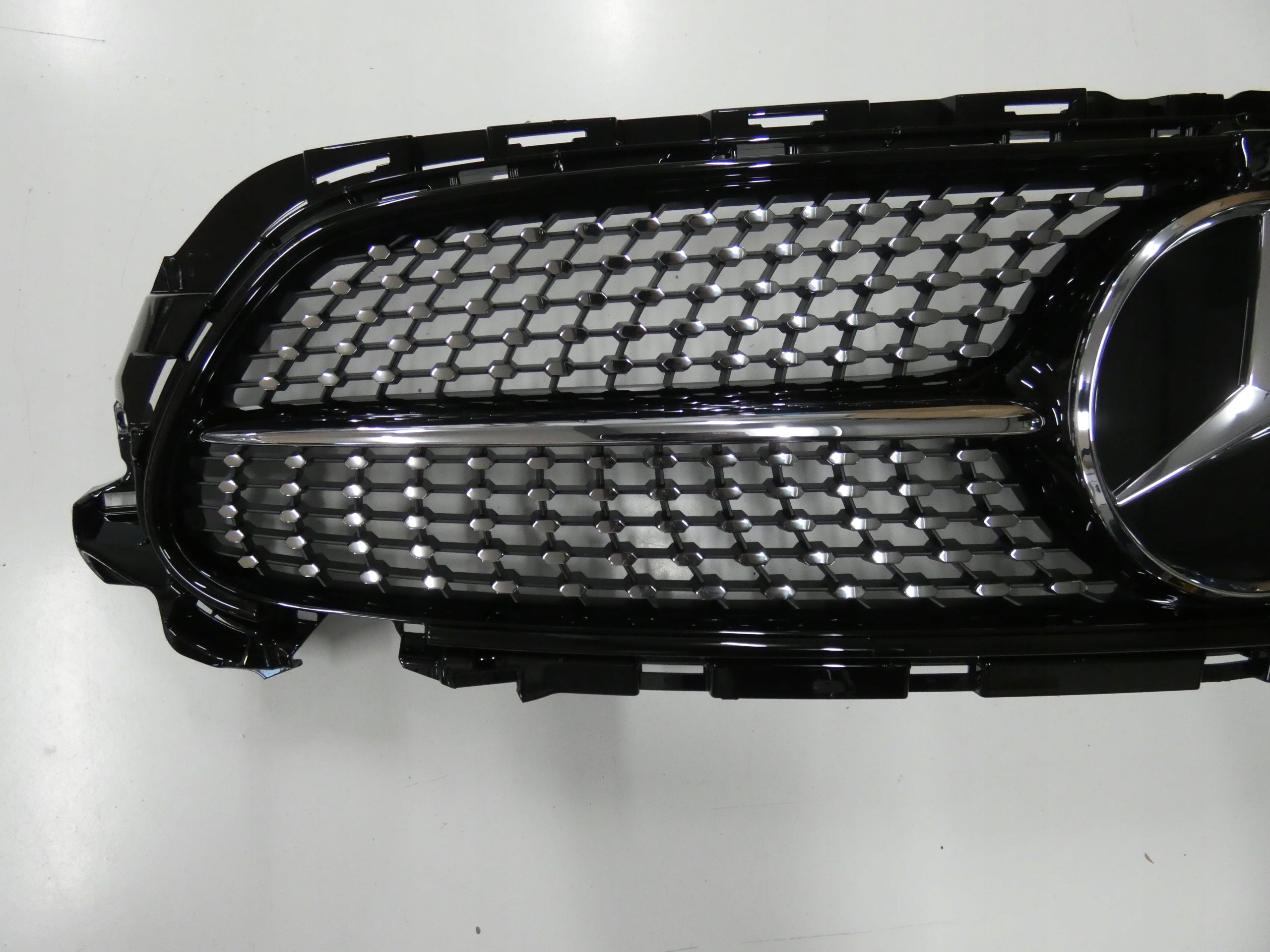 Kühlergrill Mercedes W238 W213 FRONTGRILL A2388883100 Kühlergitter