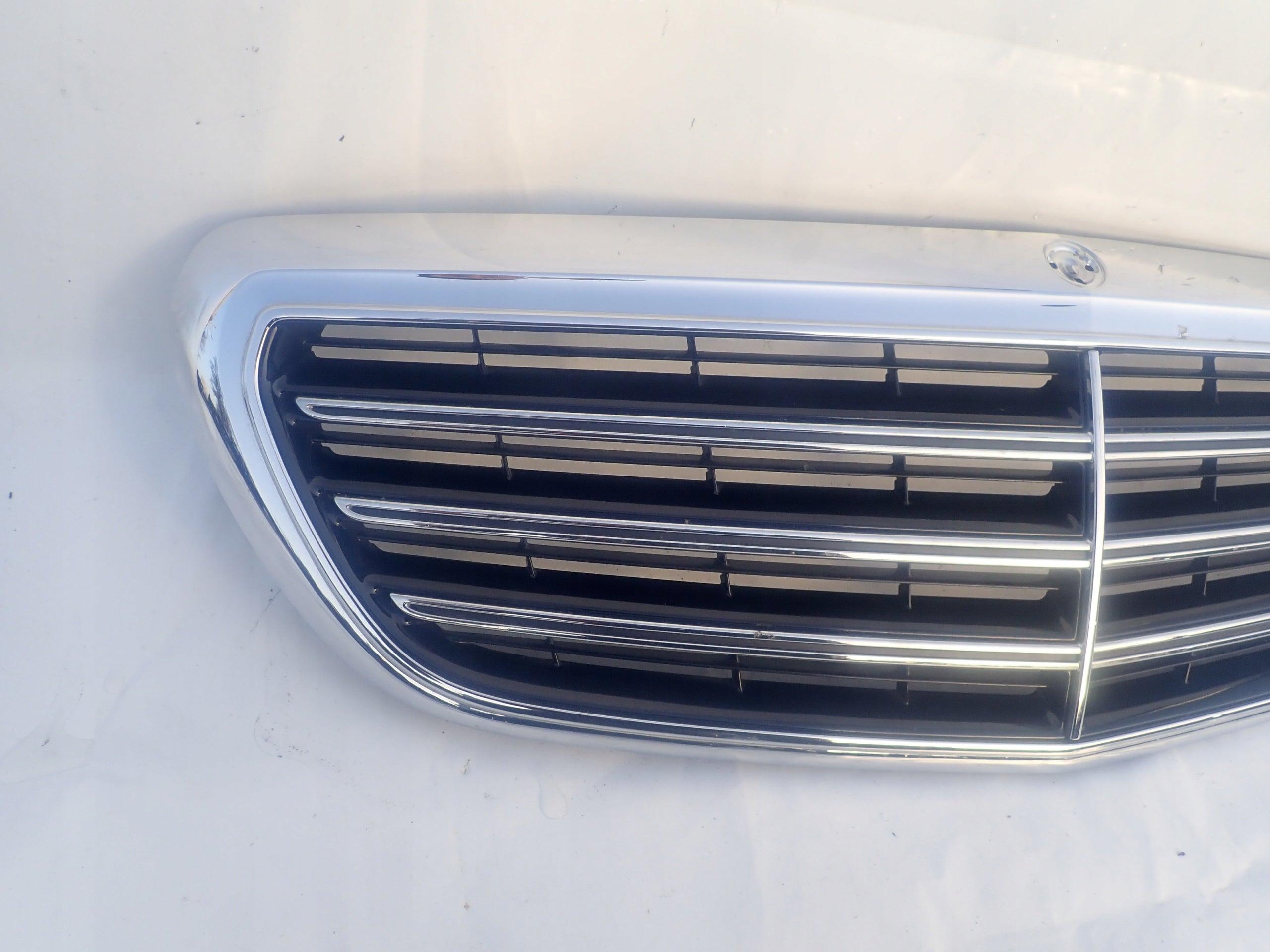 Kühlergrill Mercedes A213 W213 FRONTGRILL A2138800683 Kühlergitter