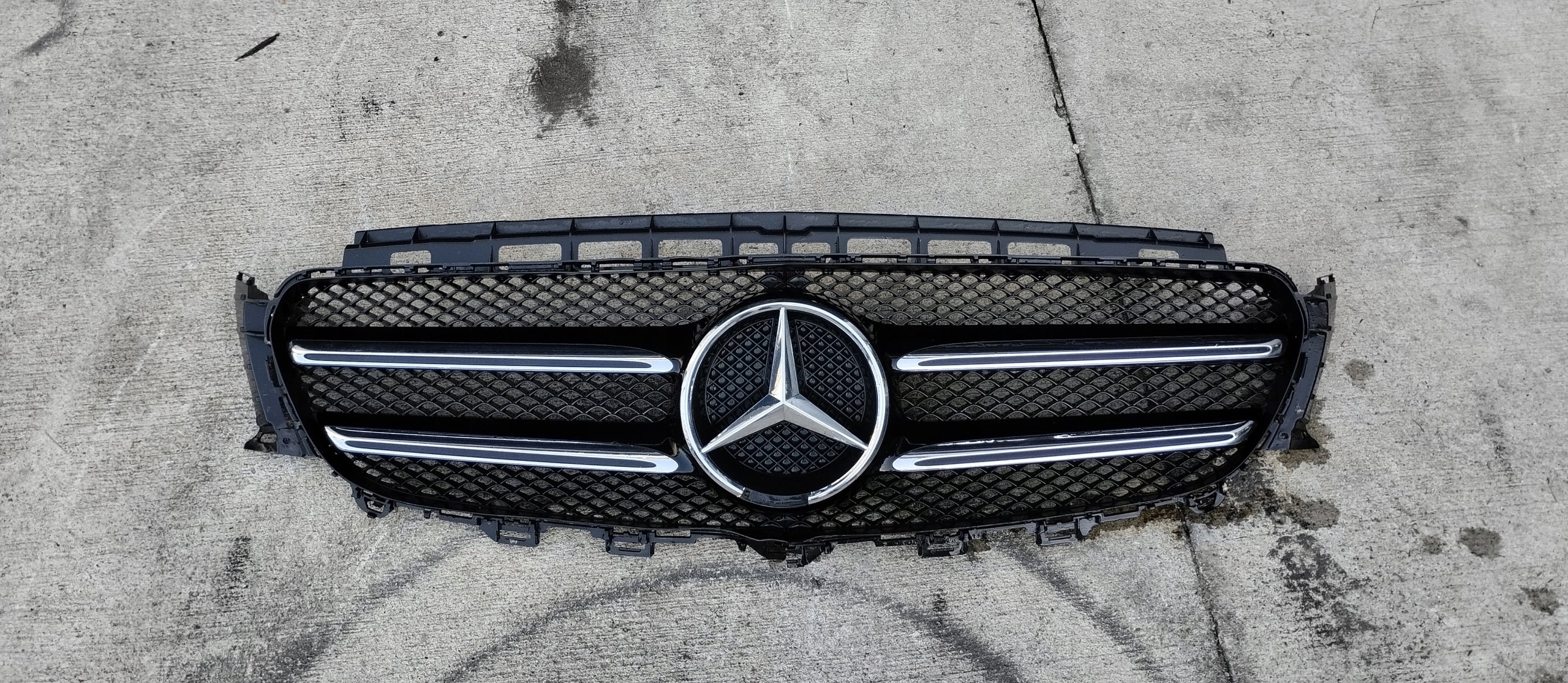  Kühlergrill Mercedes A213 W213 FRONTGRILL A2138880123 Kühlergitter product image