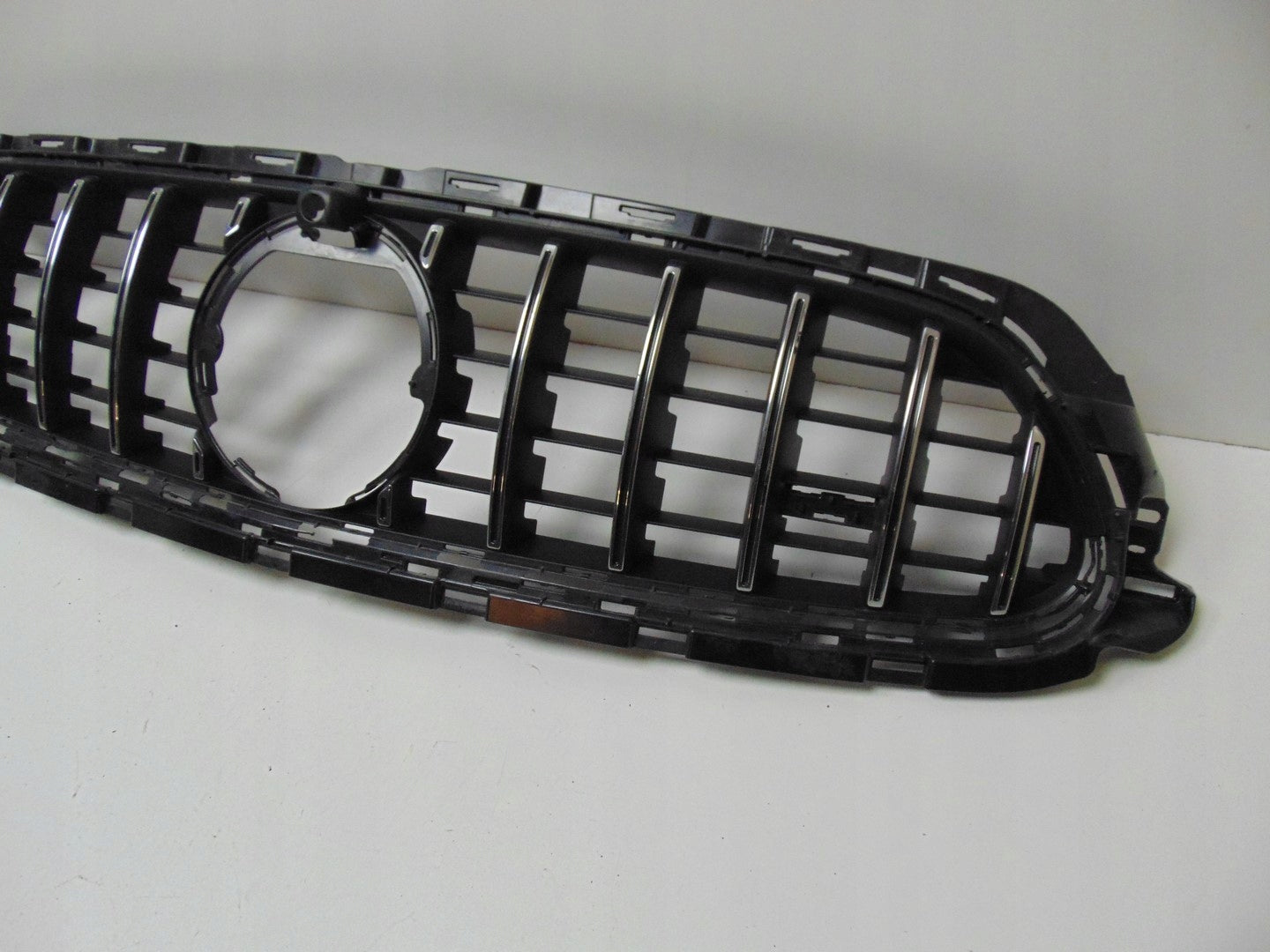 Kühlergrill Mercedes W213 A213 FRONTGRILL A2138886700 Kühlergitter