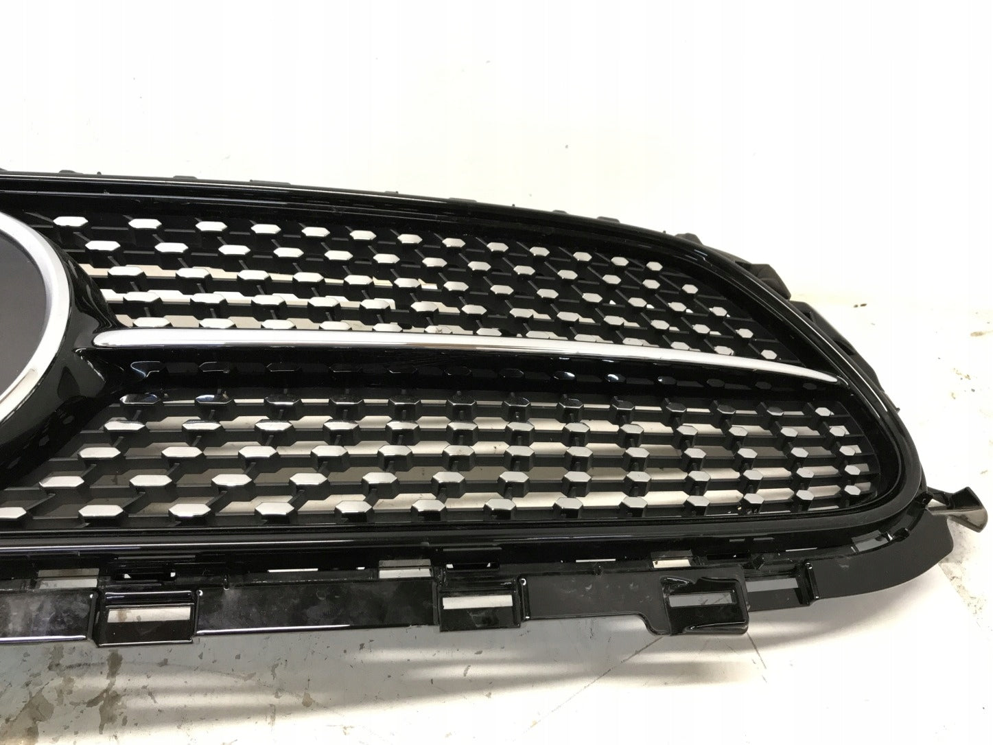 Kühlergrill Mercedes A238 W238 W213 FRONTGRILL A2388883100 Kühlergitter