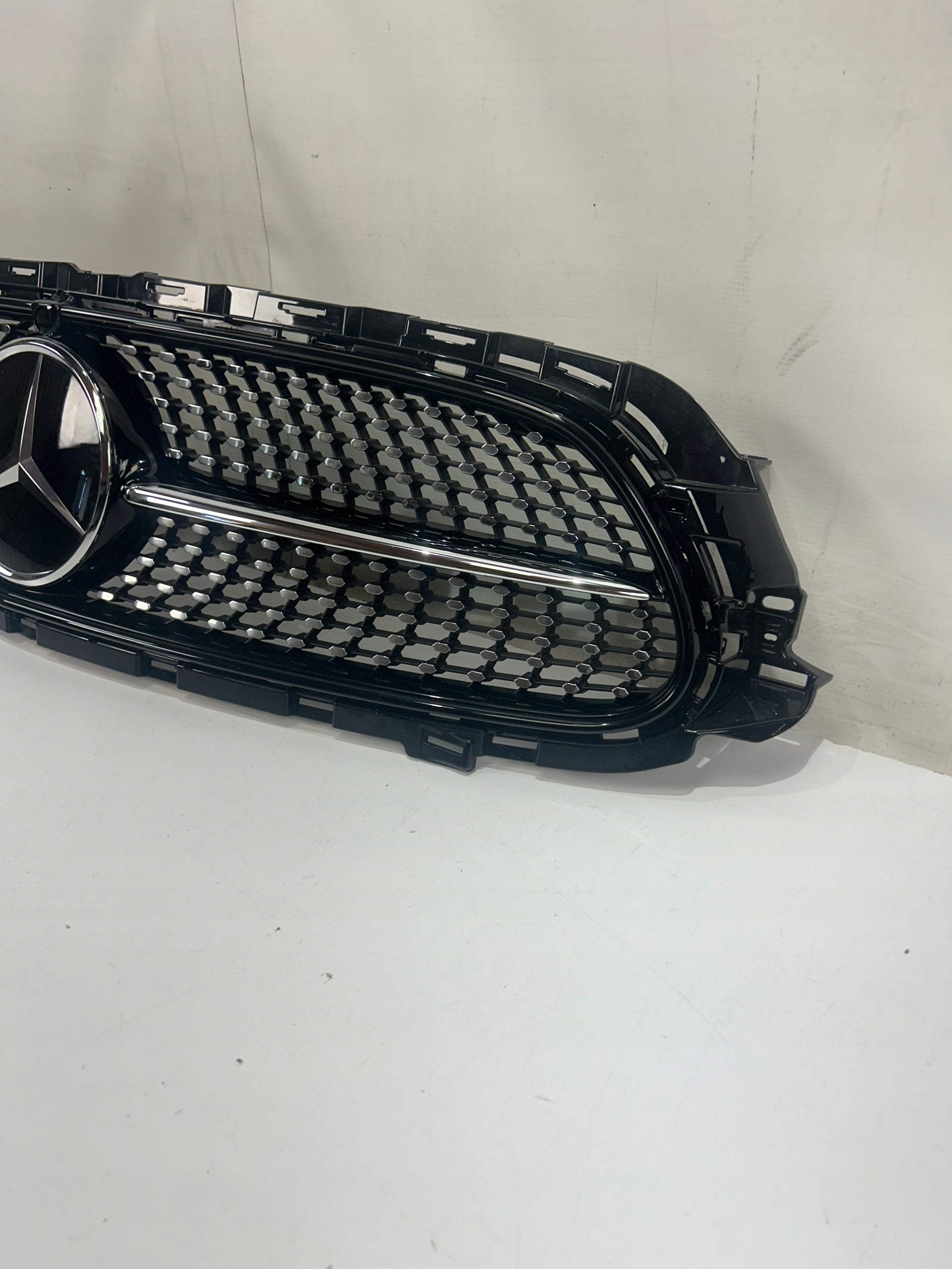 Kühlergrill Mercedes A238 W238 FRONTGRILL A2388883100 Kühlergitter