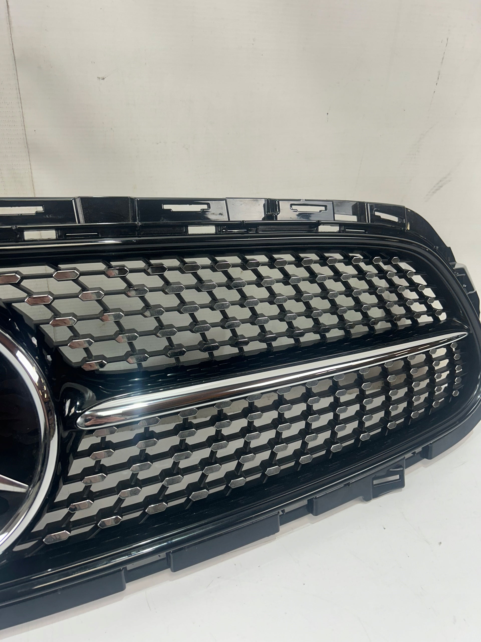 Kühlergrill Mercedes A238 W238 FRONTGRILL A2388883100 Kühlergitter