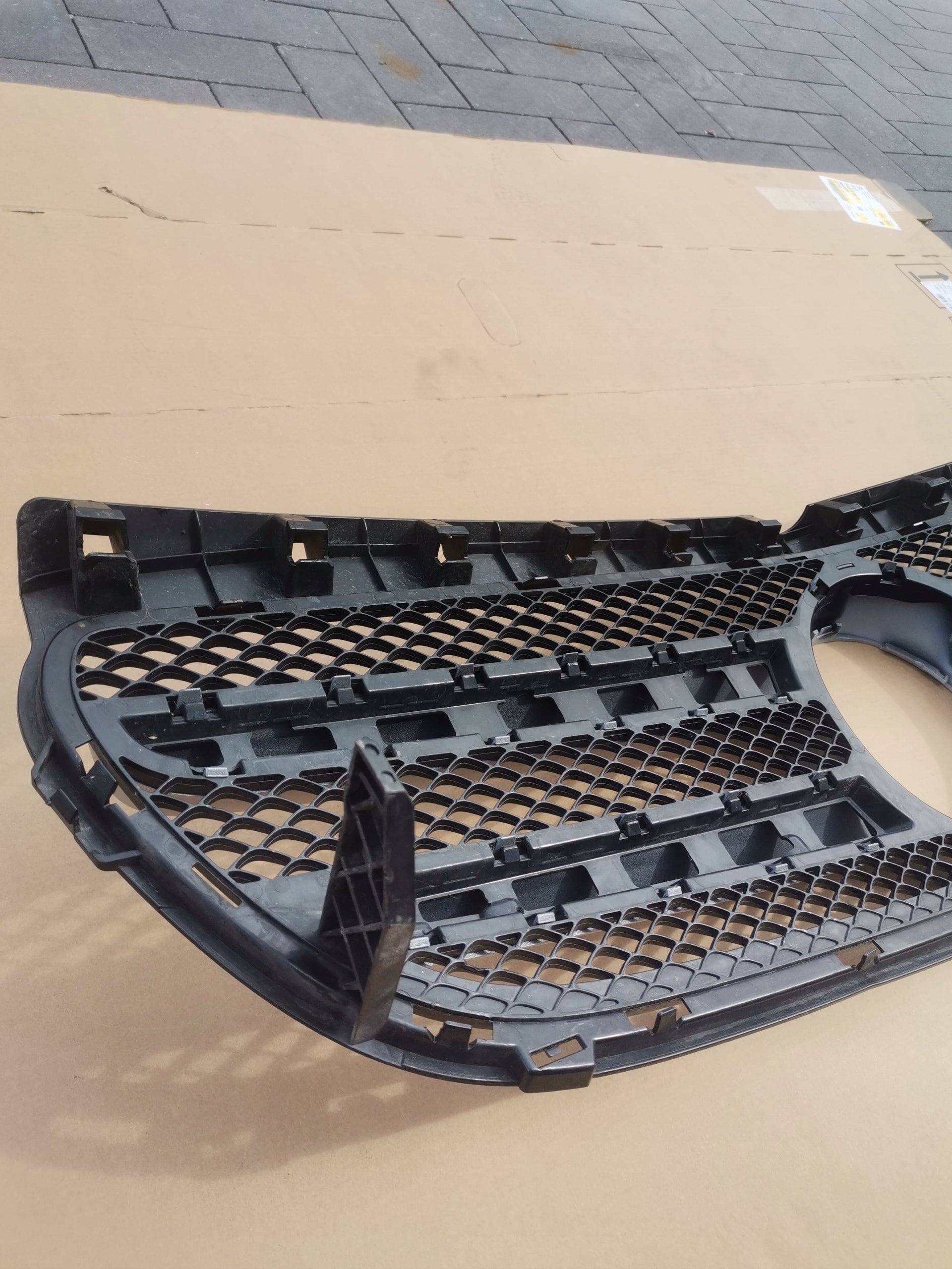 Kühlergrill Mercedes W246 FRONTGRILL A2468880460 Kühlergitter