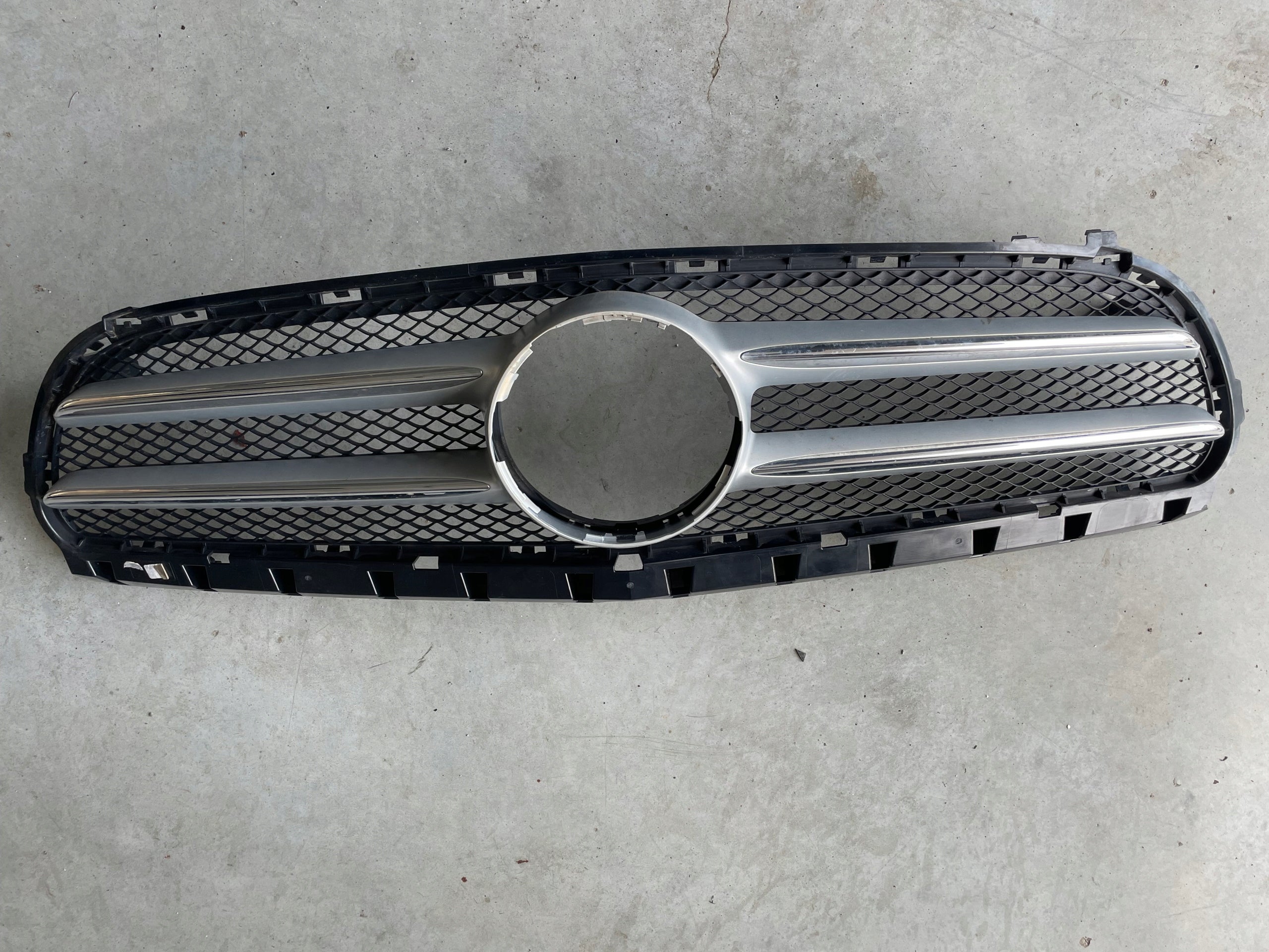 Kühlergrill Mercedes A246 W246 FRONTGRILL A2468850965 Kühlergitter