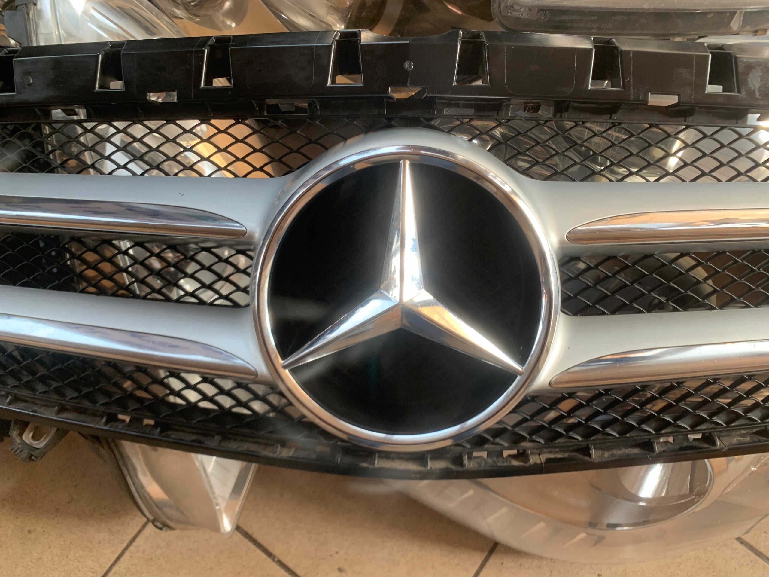 Kühlergrill Mercedes W246 FRONTGRILL Kühlergitter