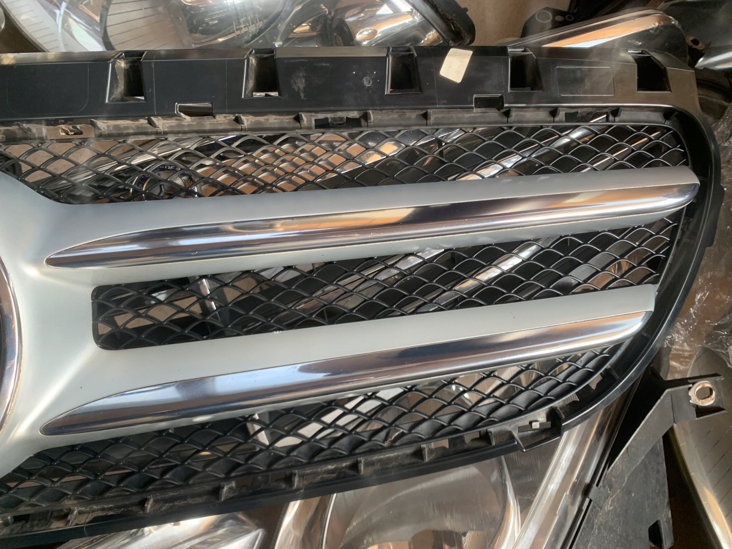 Kühlergrill Mercedes W246 FRONTGRILL Kühlergitter