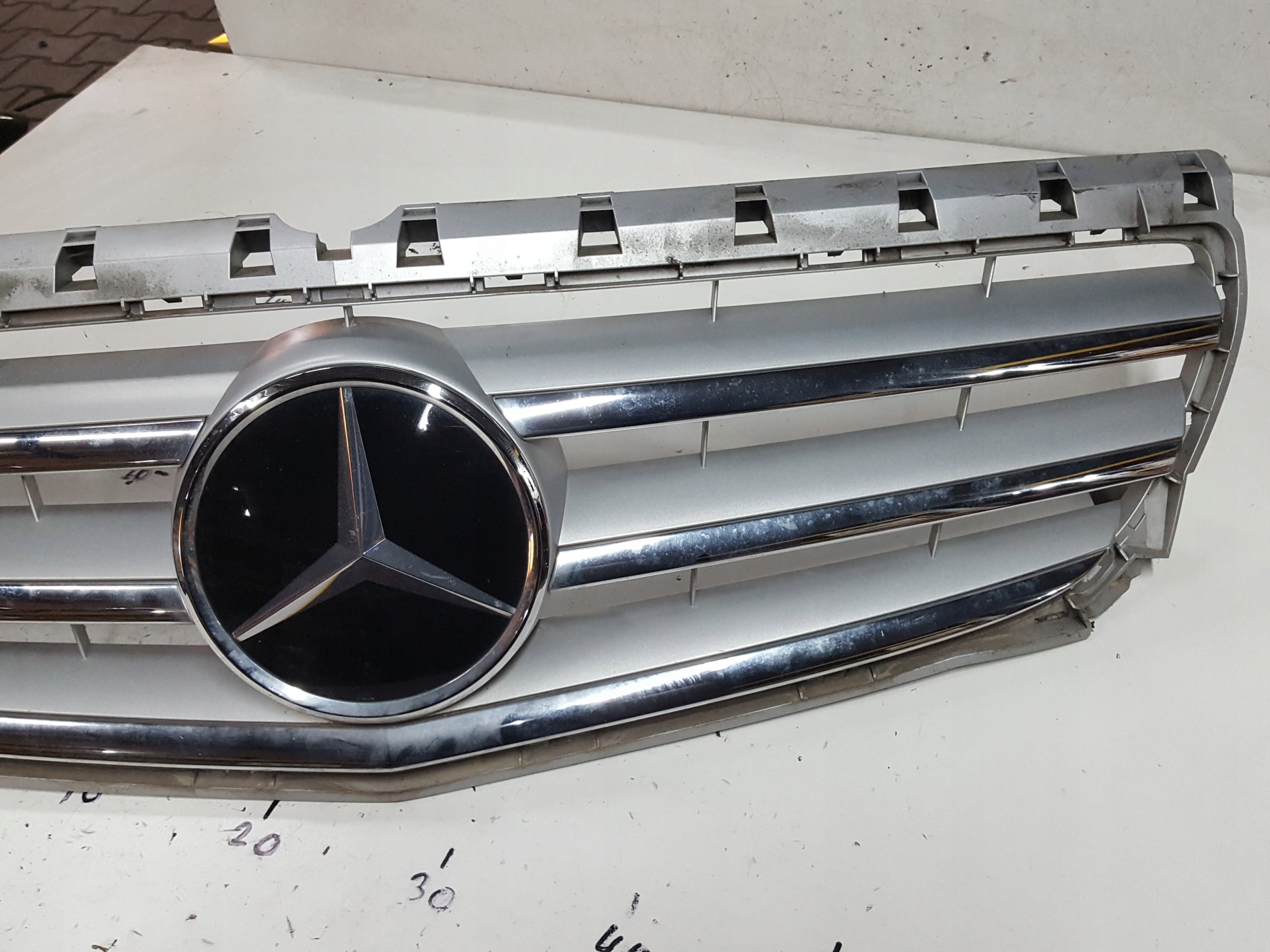 Kühlergrill Mercedes A246 W246 FRONTGRILL A2468880160 Kühlergitter