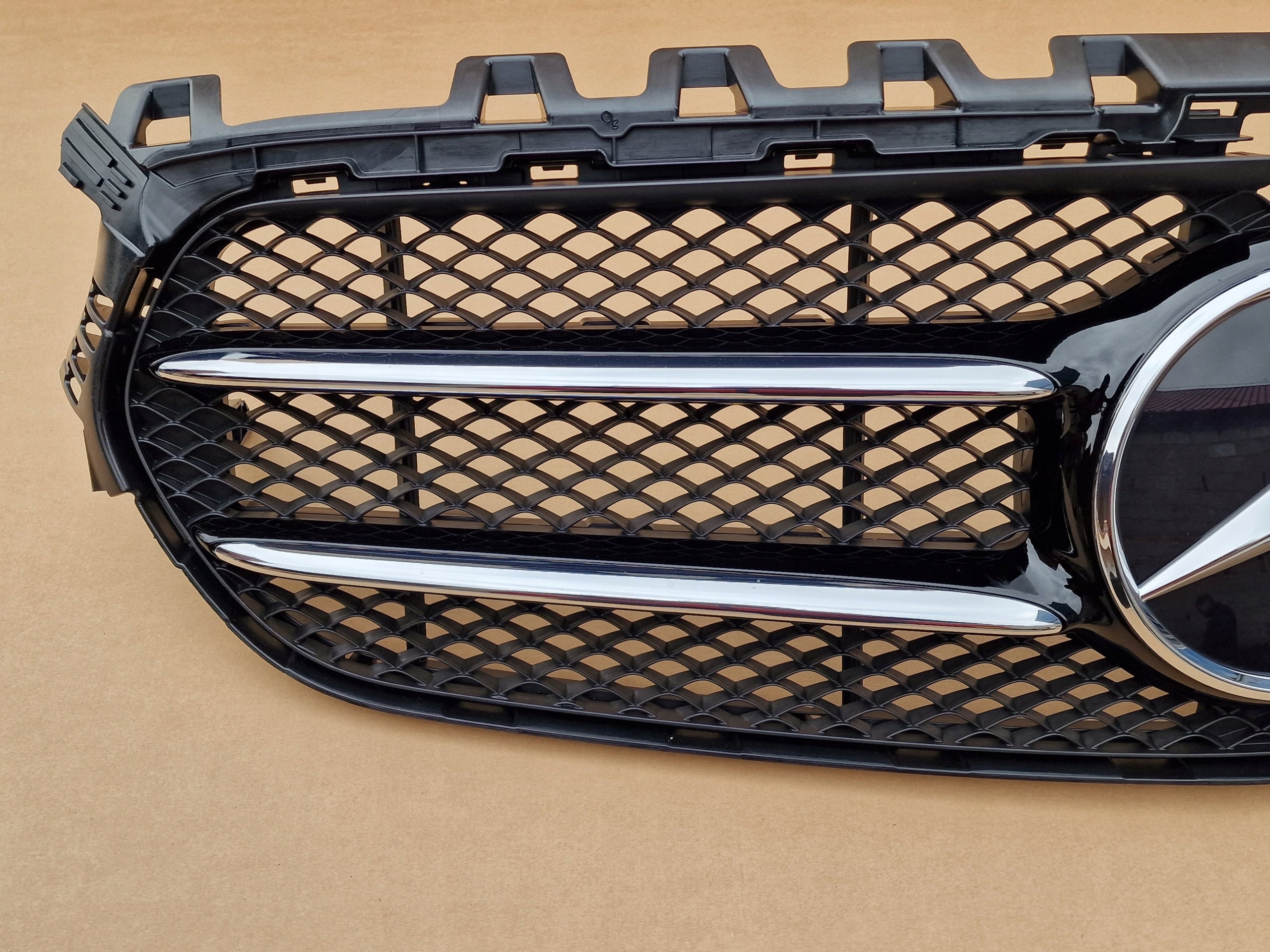 Kühlergrill Mercedes W247 FRONTGRILL A0008171001 Kühlergitter