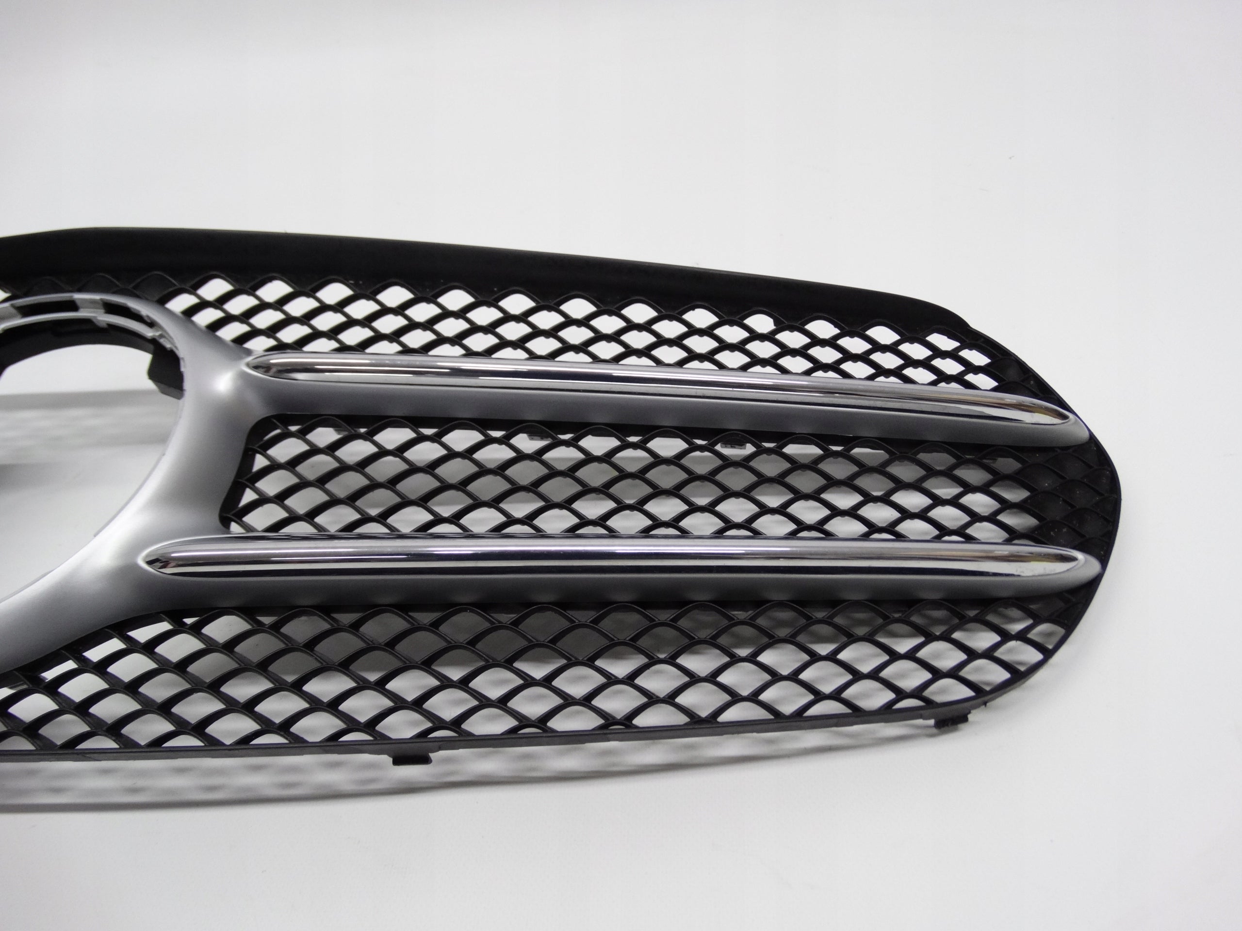 Kühlergrill Mercedes A247 W247 FRONTGRILL A2478880800 Kühlergitter