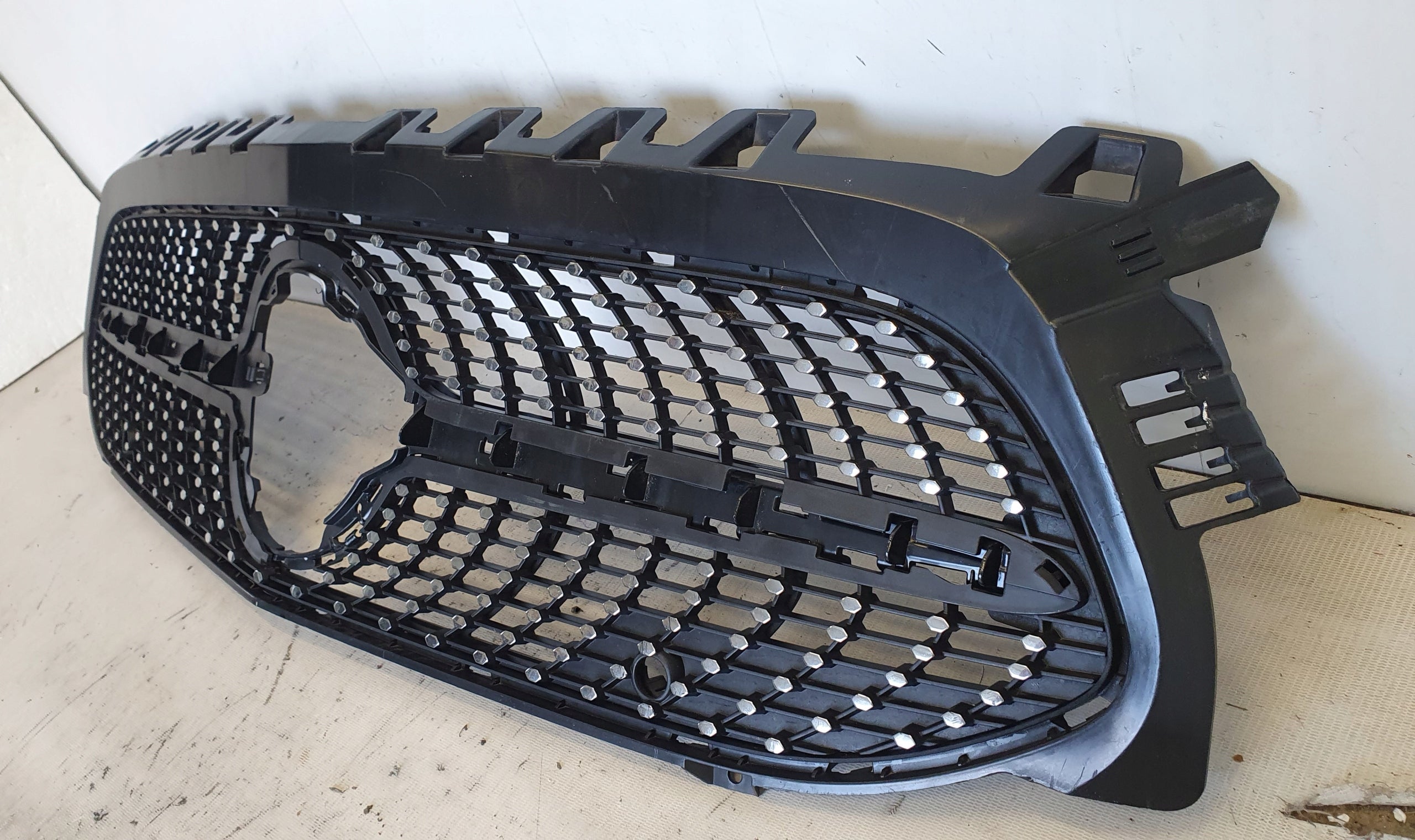 Kühlergrill Mercedes A247 W247 FRONTGRILL A2478882900 Kühlergitter