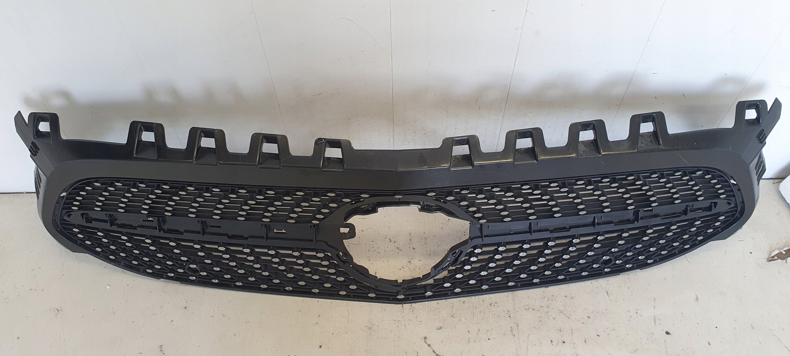 Kühlergrill Mercedes A247 W247 FRONTGRILL A2478882900 Kühlergitter