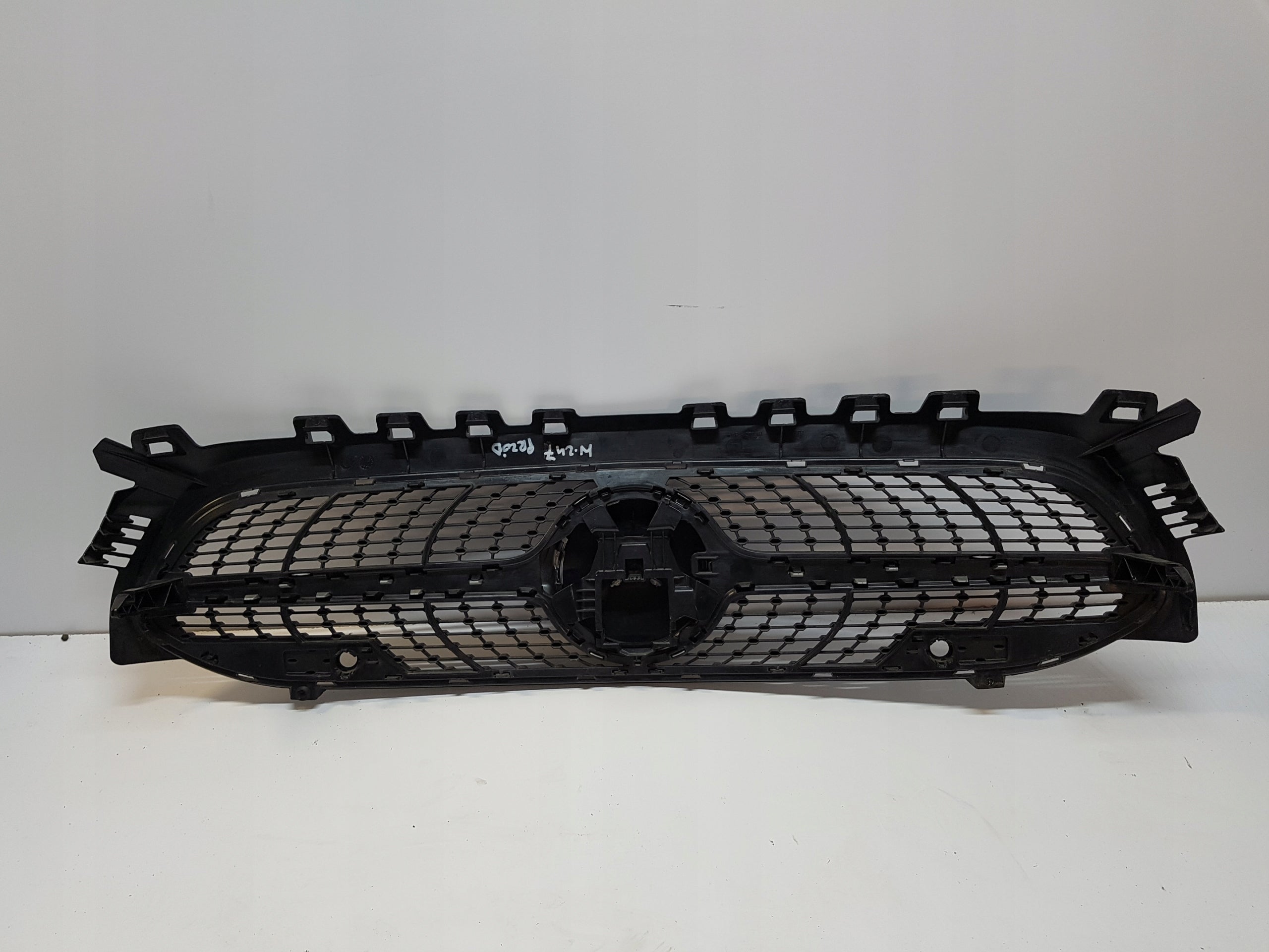 Kühlergrill Mercedes A247 W247 FRONTGRILL A2478882900 Kühlergitter